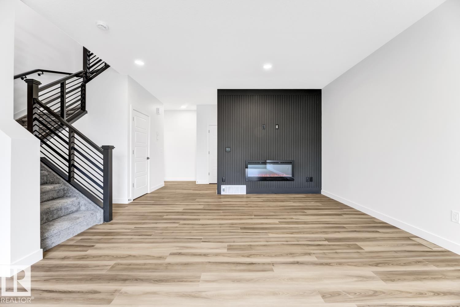 2010 Genesis Lane, Stony Plain, AB - Indoor Photo Showing Other Room