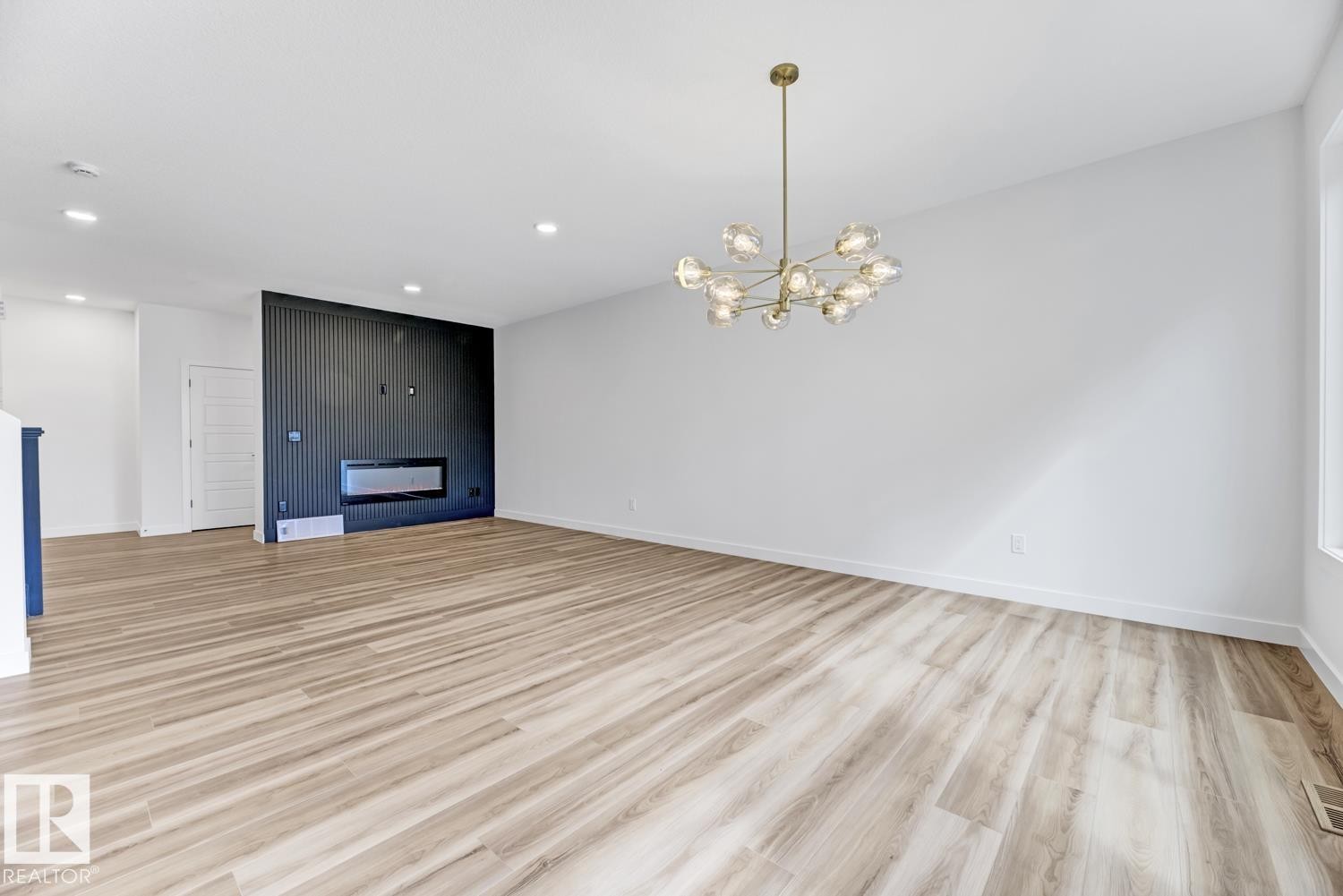 2010 Genesis Lane, Stony Plain, AB - Indoor