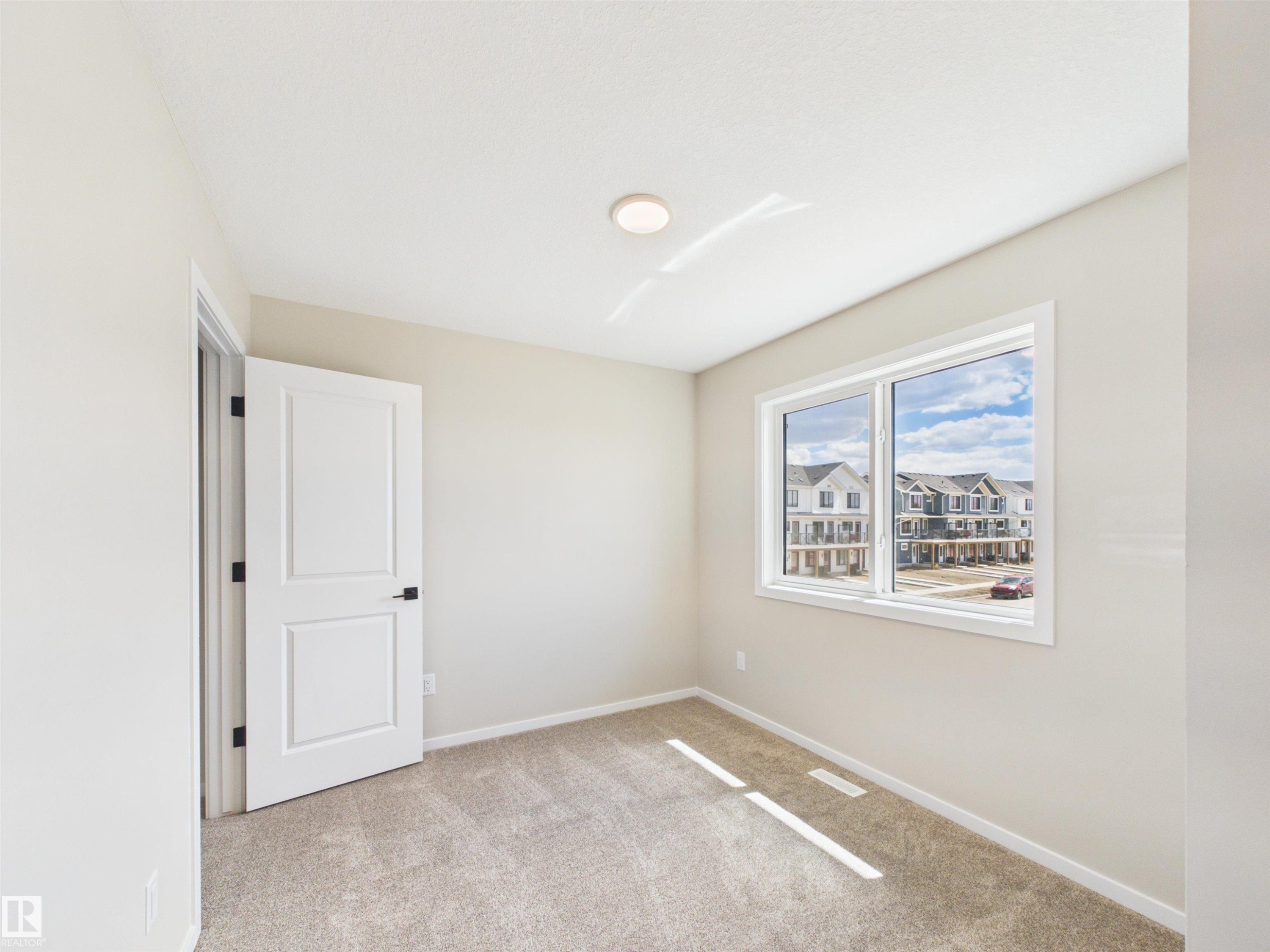 1100 Mcleod Avenue, Spruce Grove, AB - Indoor Photo Showing Other Room