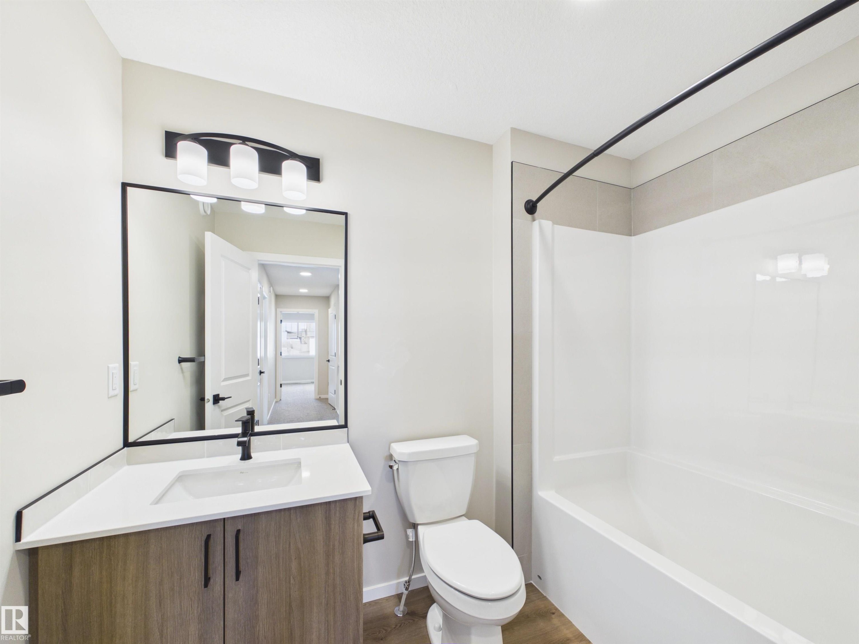 1100 Mcleod Avenue, Spruce Grove, AB - Indoor Photo Showing Bathroom