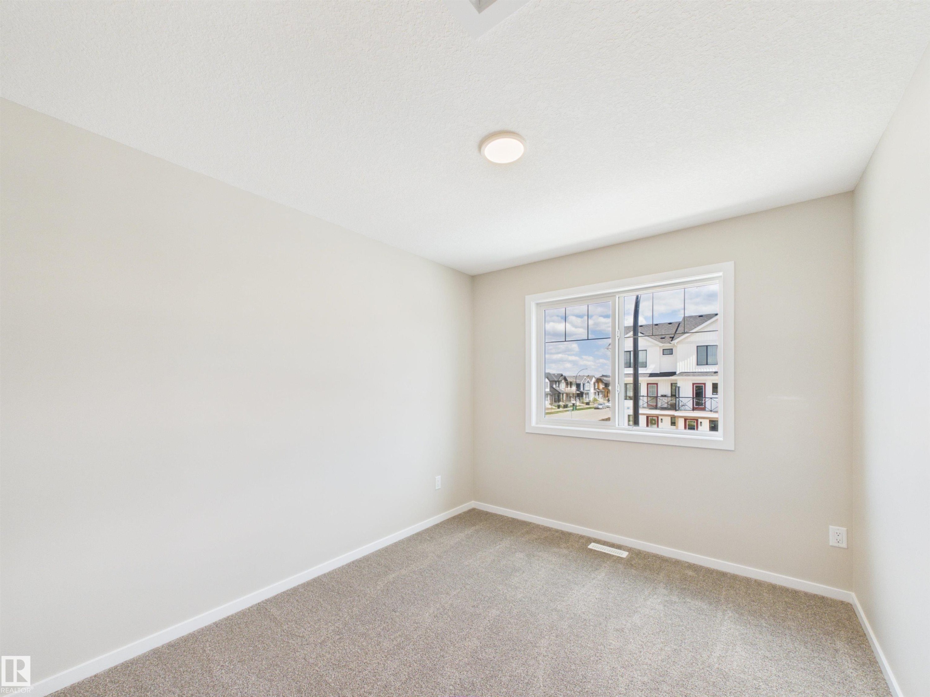 1100 Mcleod Avenue, Spruce Grove, AB - Indoor Photo Showing Other Room
