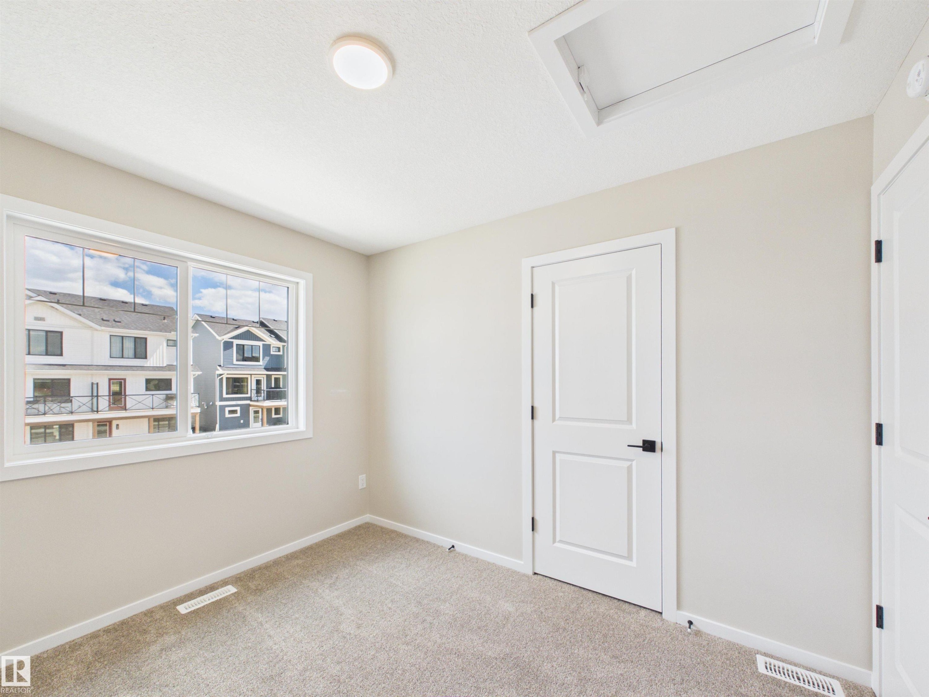 1100 Mcleod Avenue, Spruce Grove, AB - Indoor Photo Showing Other Room