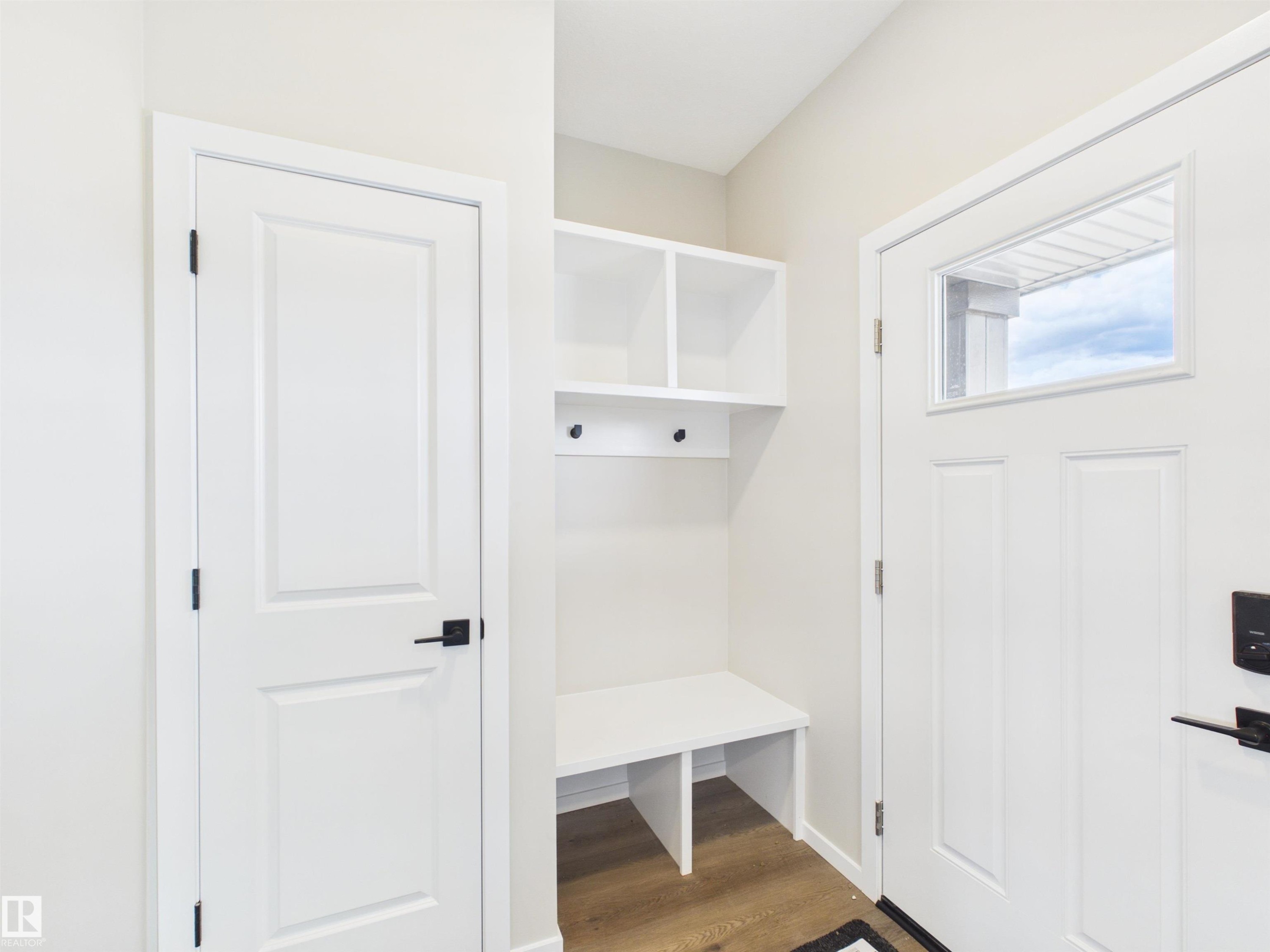 1100 Mcleod Avenue, Spruce Grove, AB - Indoor