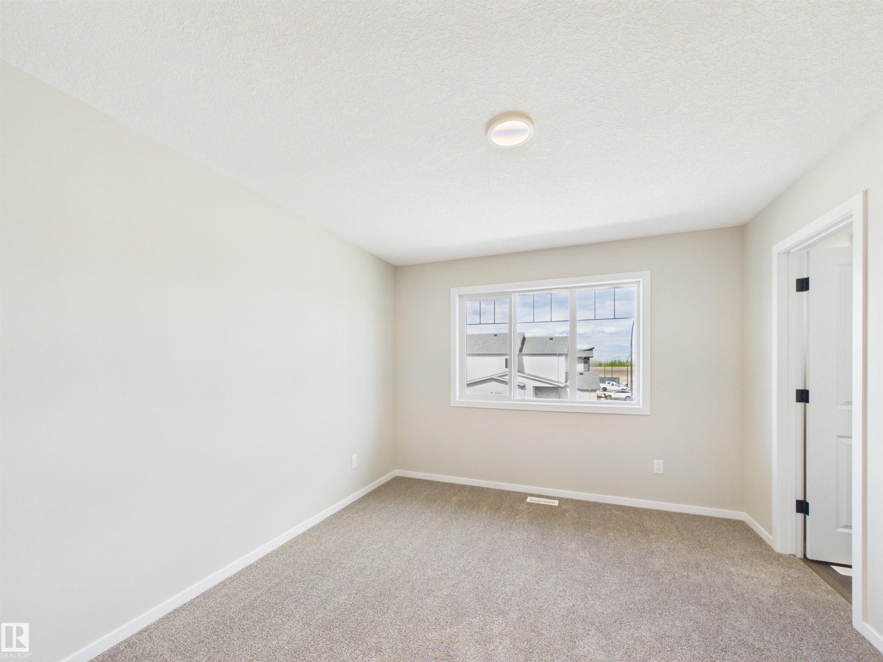 1100 Mcleod Avenue, Spruce Grove, AB - Indoor Photo Showing Other Room