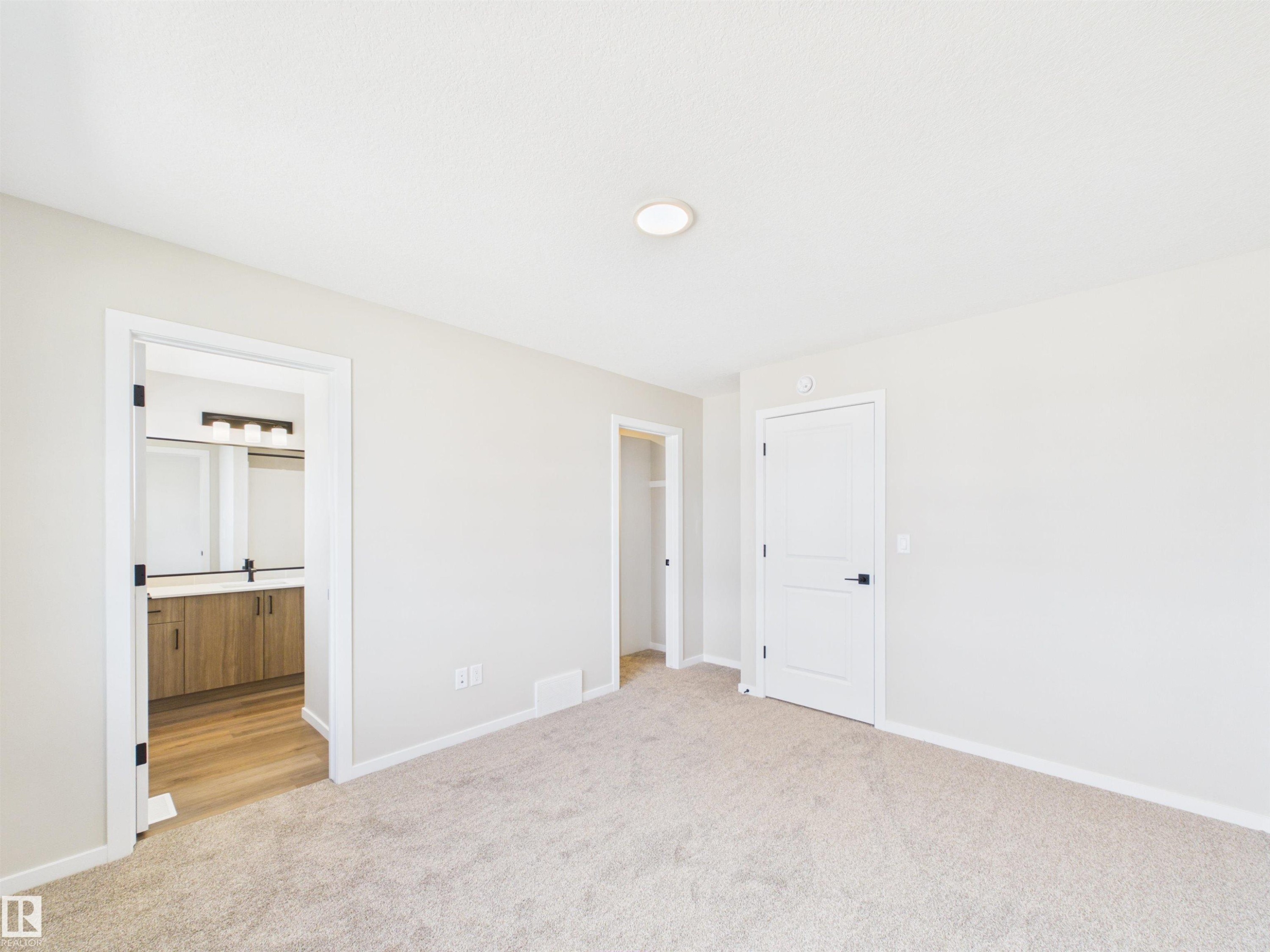 1100 Mcleod Avenue, Spruce Grove, AB - Indoor Photo Showing Other Room