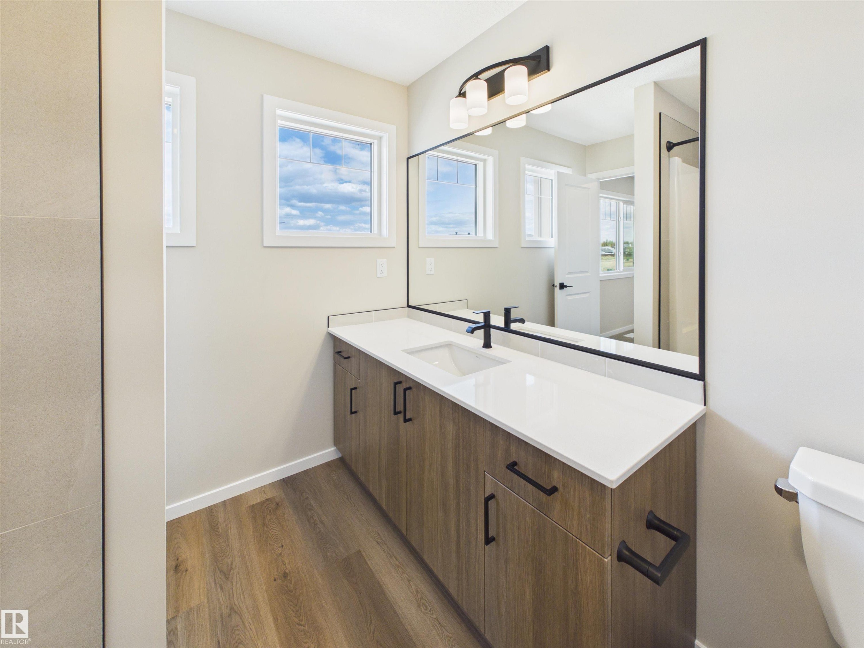 1100 Mcleod Avenue, Spruce Grove, AB - Indoor Photo Showing Bathroom
