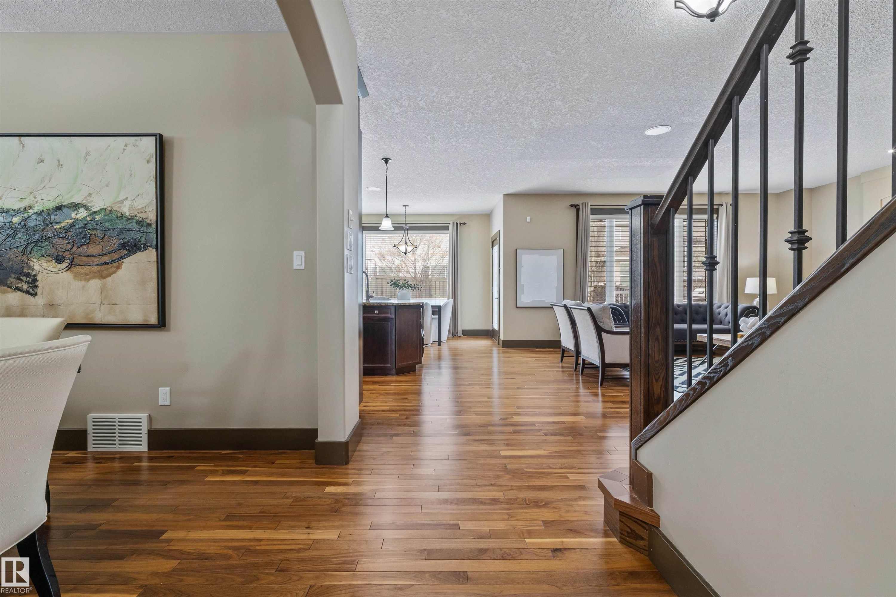 Entrance foyer - 1014 Hope Road, Edmonton, AB - Indoor Photo Showing Other Room
