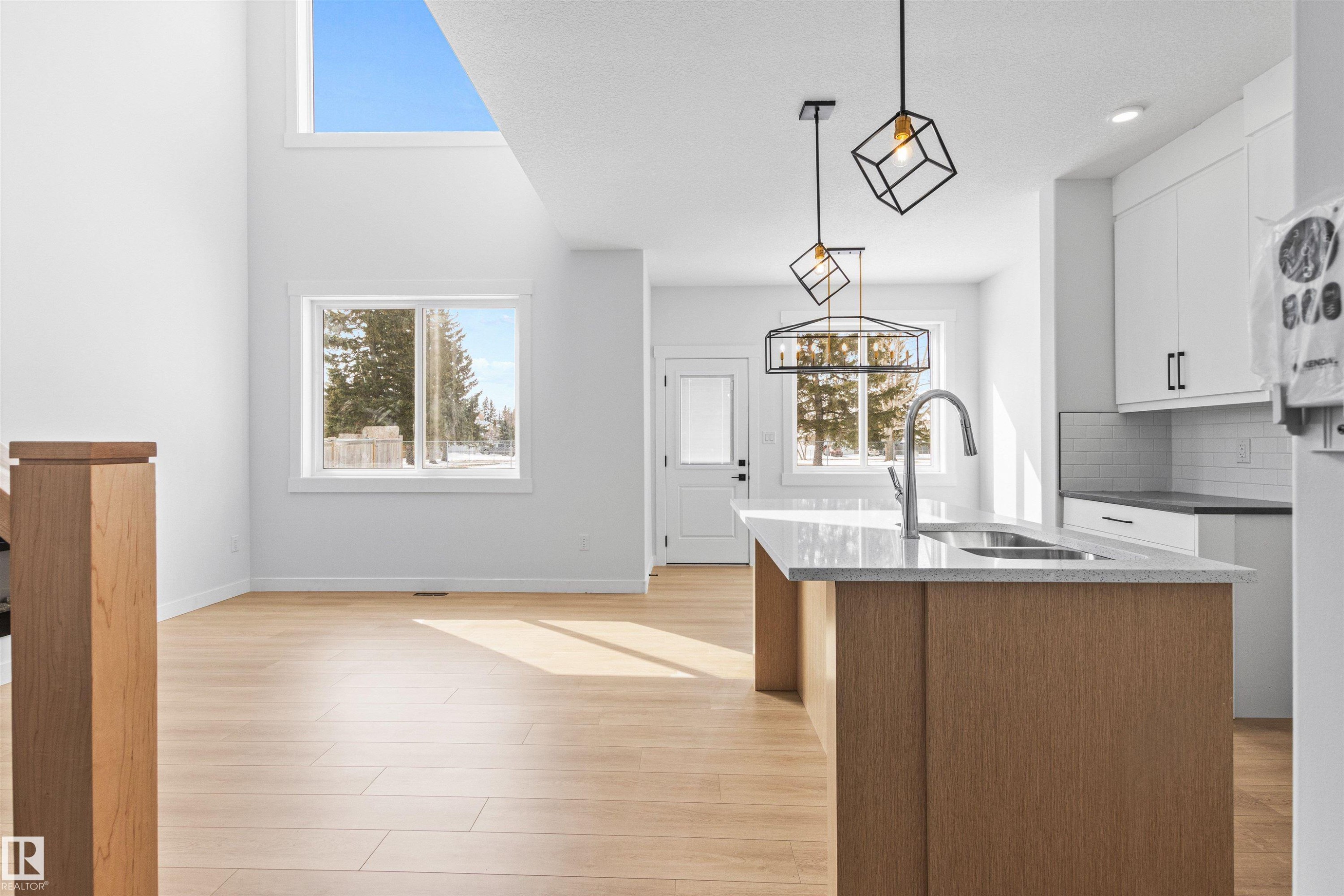 5133 53 Avenue, Calmar, AB - Indoor Photo Showing Kitchen With Double Sink