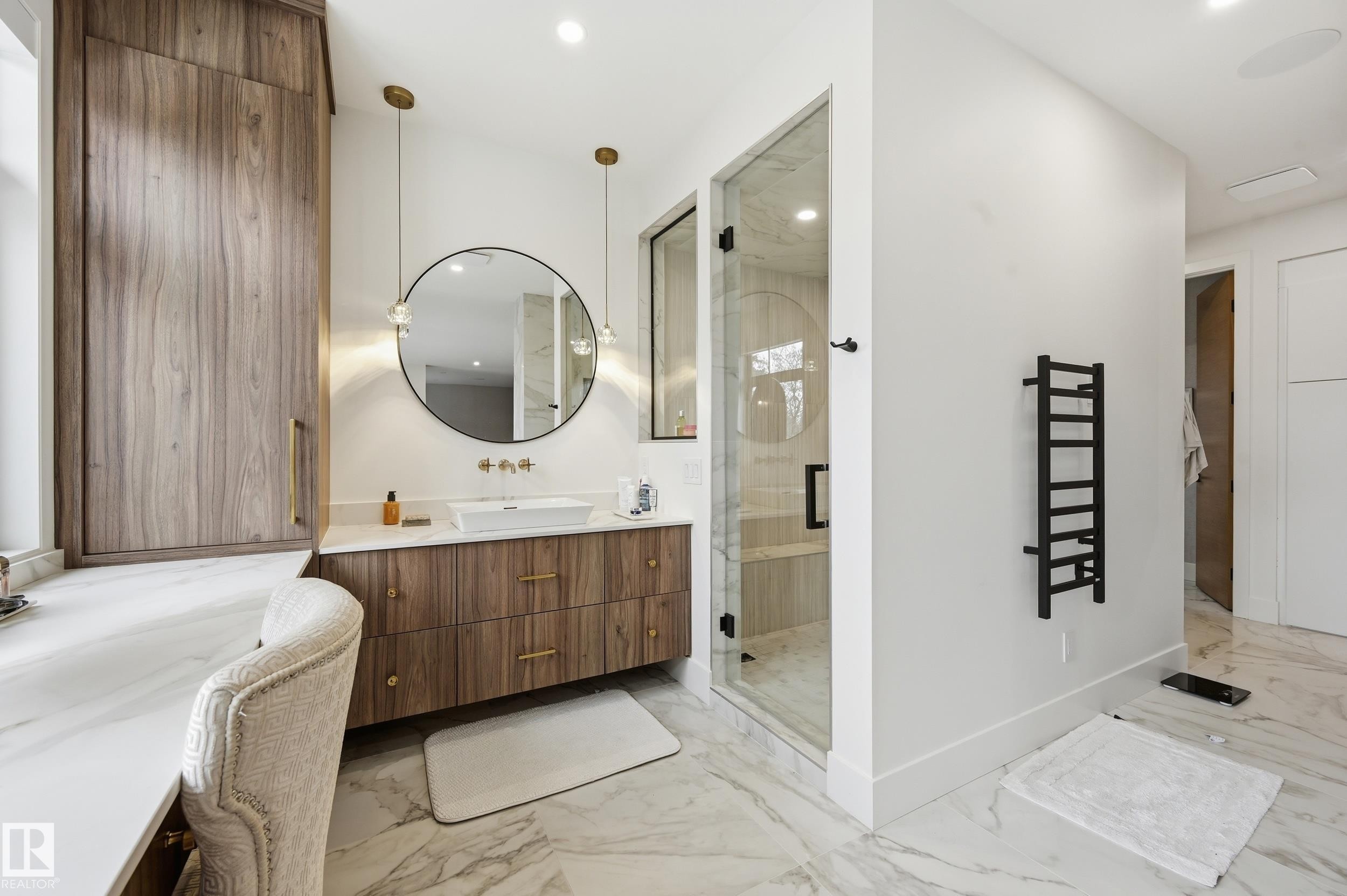 14312 92A Avenue, Edmonton, AB - Indoor Photo Showing Bathroom