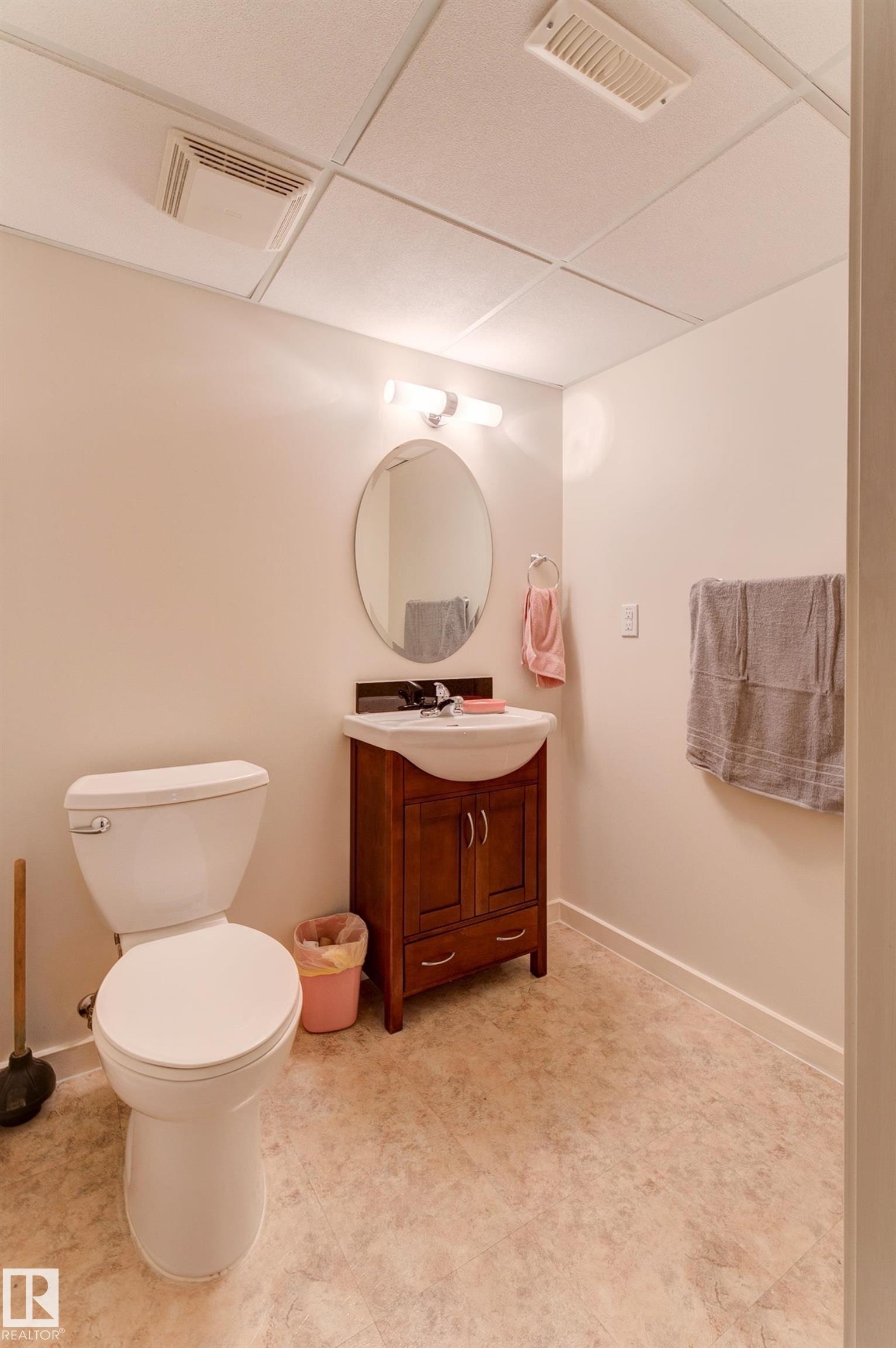 5 308 Jackson Road, Edmonton, AB - Indoor Photo Showing Bathroom