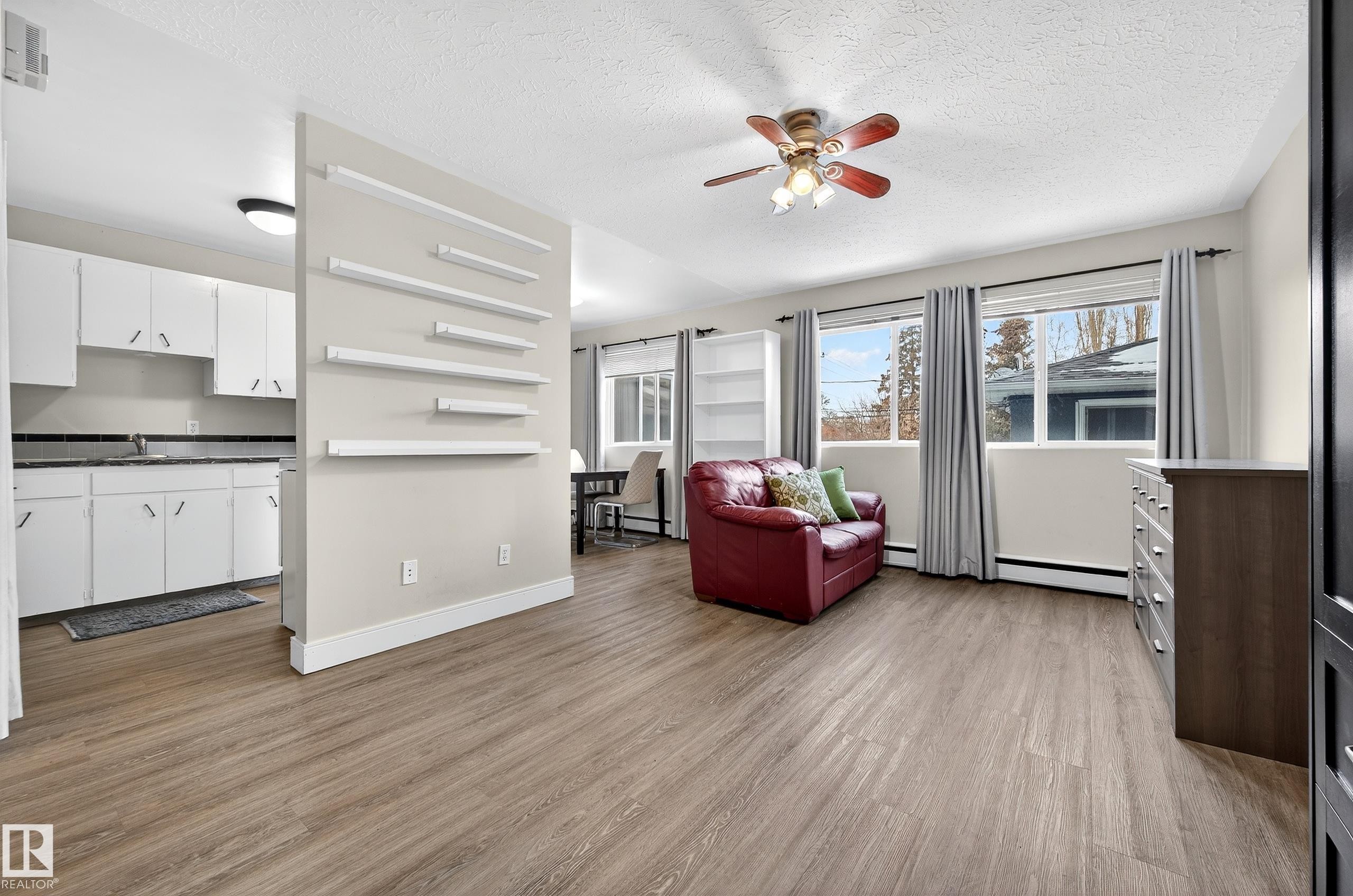 Edmonton, AB - Indoor