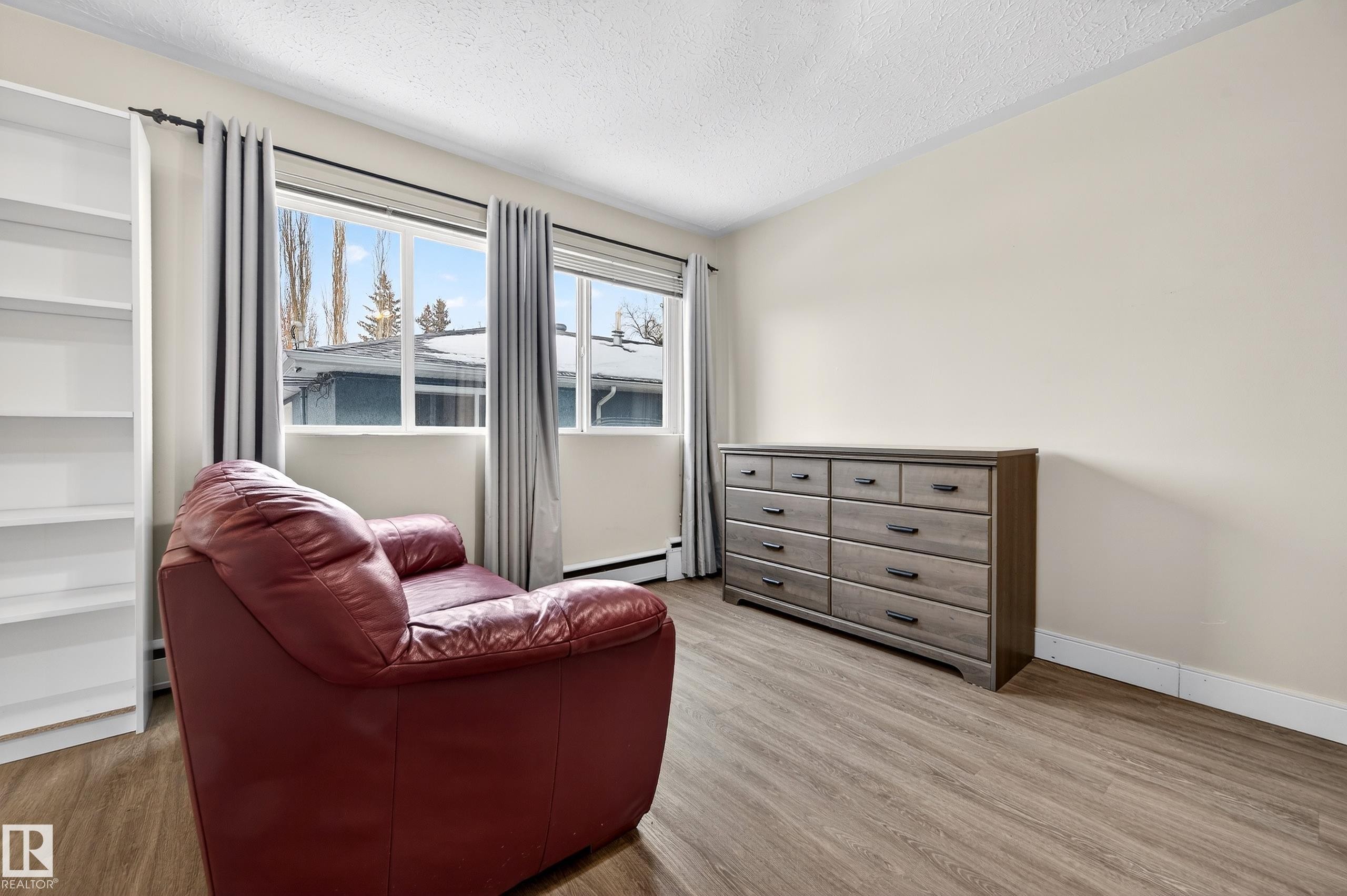 Edmonton, AB - Indoor