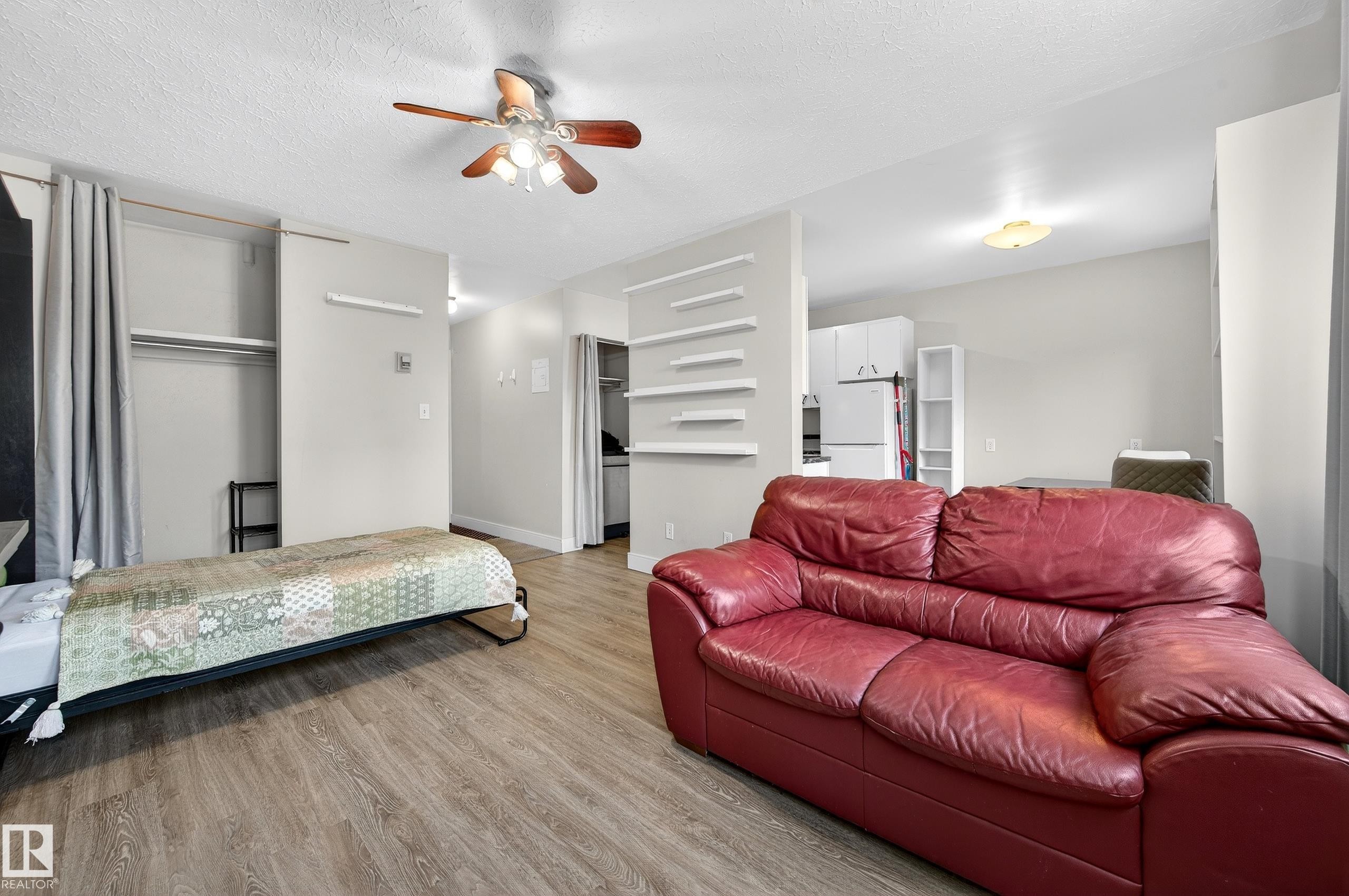 Edmonton, AB - Indoor