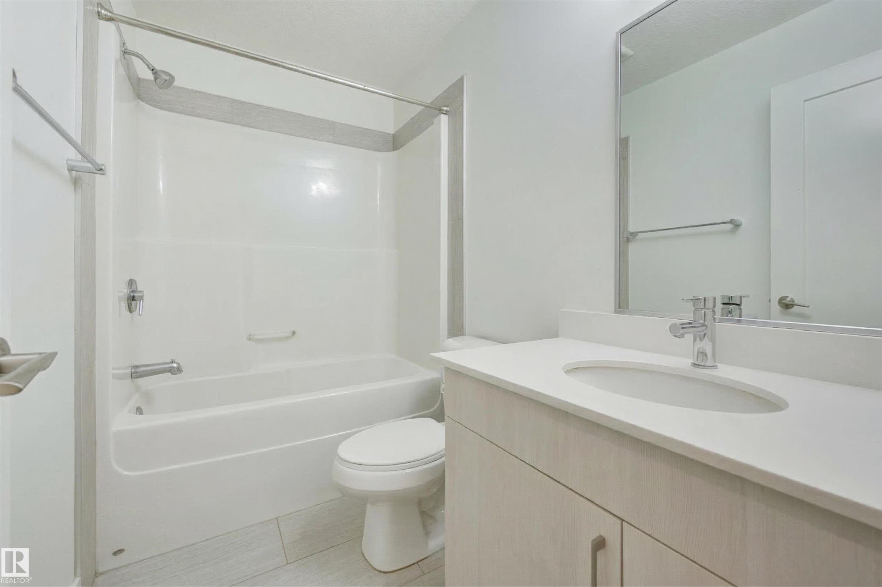 101 17 Columbia Avenue, Devon, AB - Indoor Photo Showing Bathroom