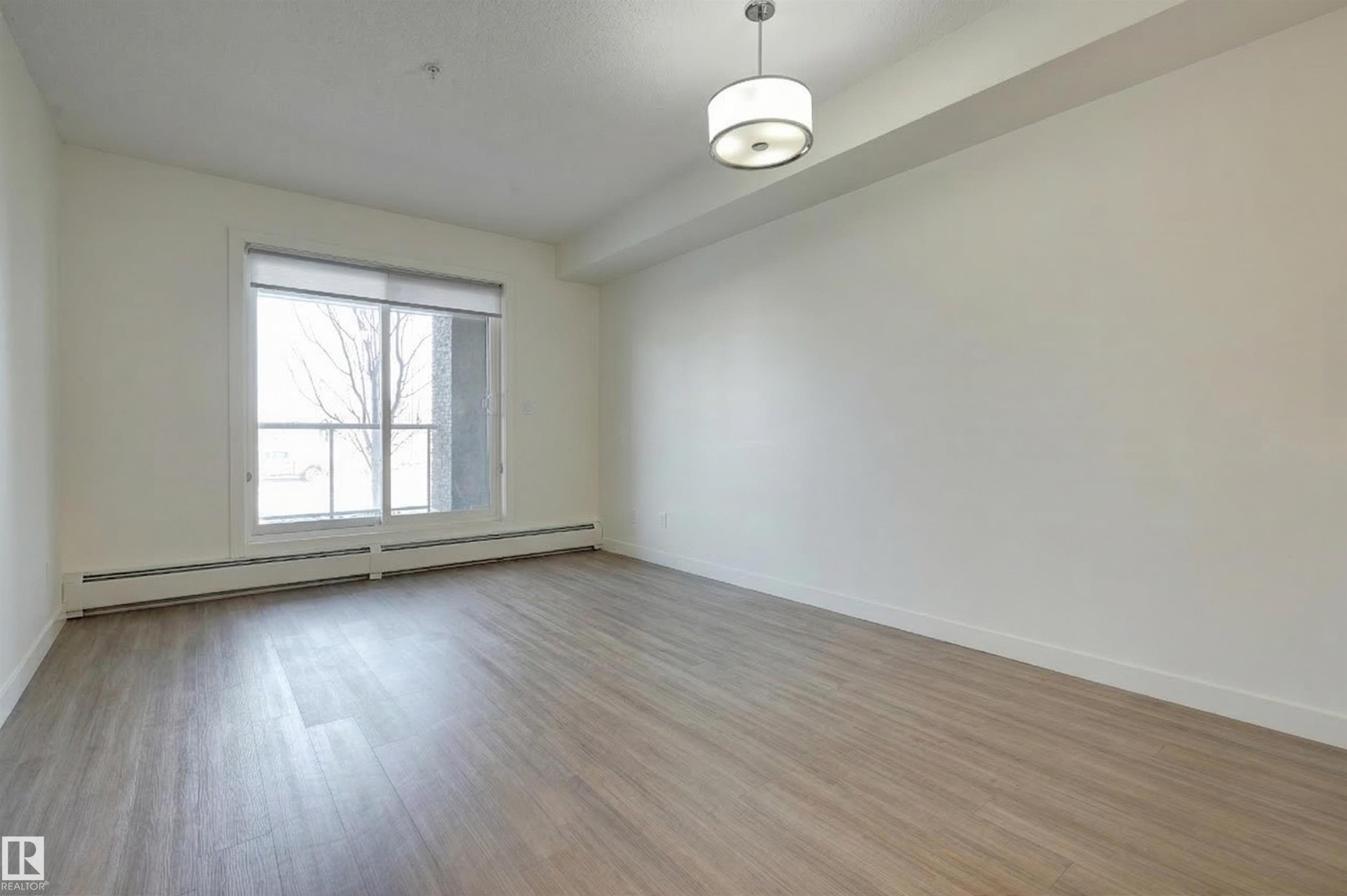 101 17 Columbia Avenue, Devon, AB - Indoor Photo Showing Other Room