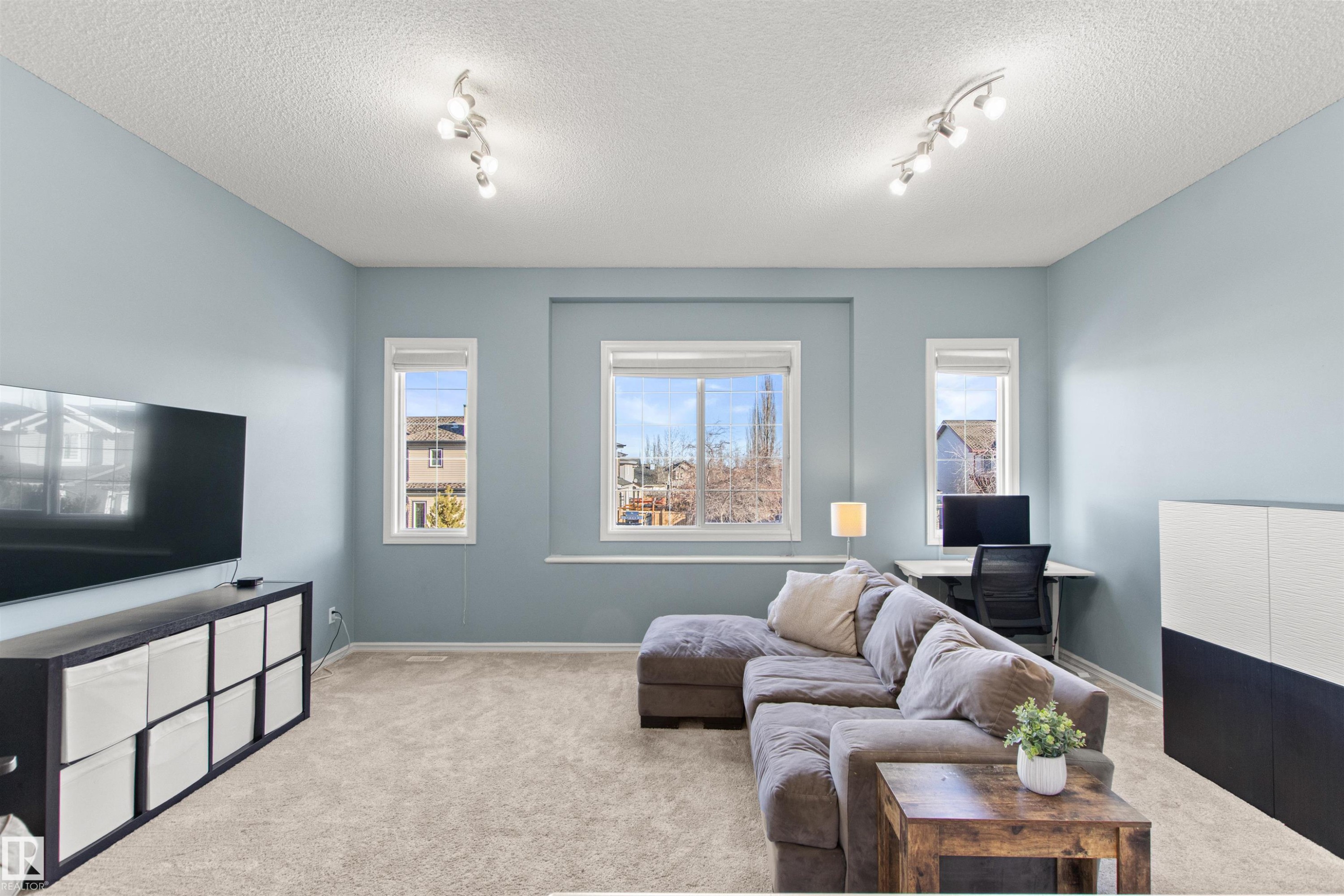 1849 Holman Crescent, Edmonton, AB - Indoor Photo Showing Living Room