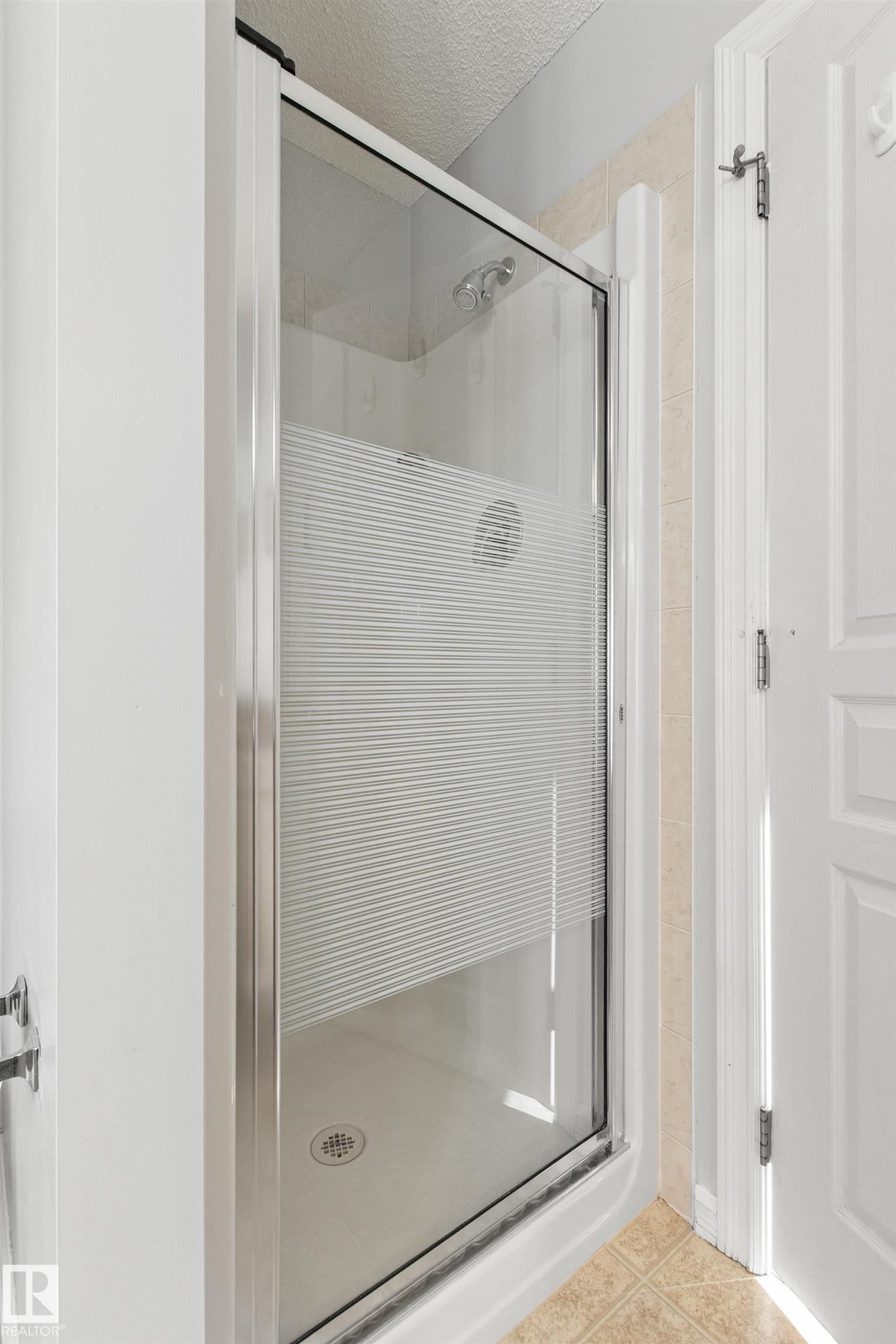 1849 Holman Crescent, Edmonton, AB - Indoor Photo Showing Bathroom