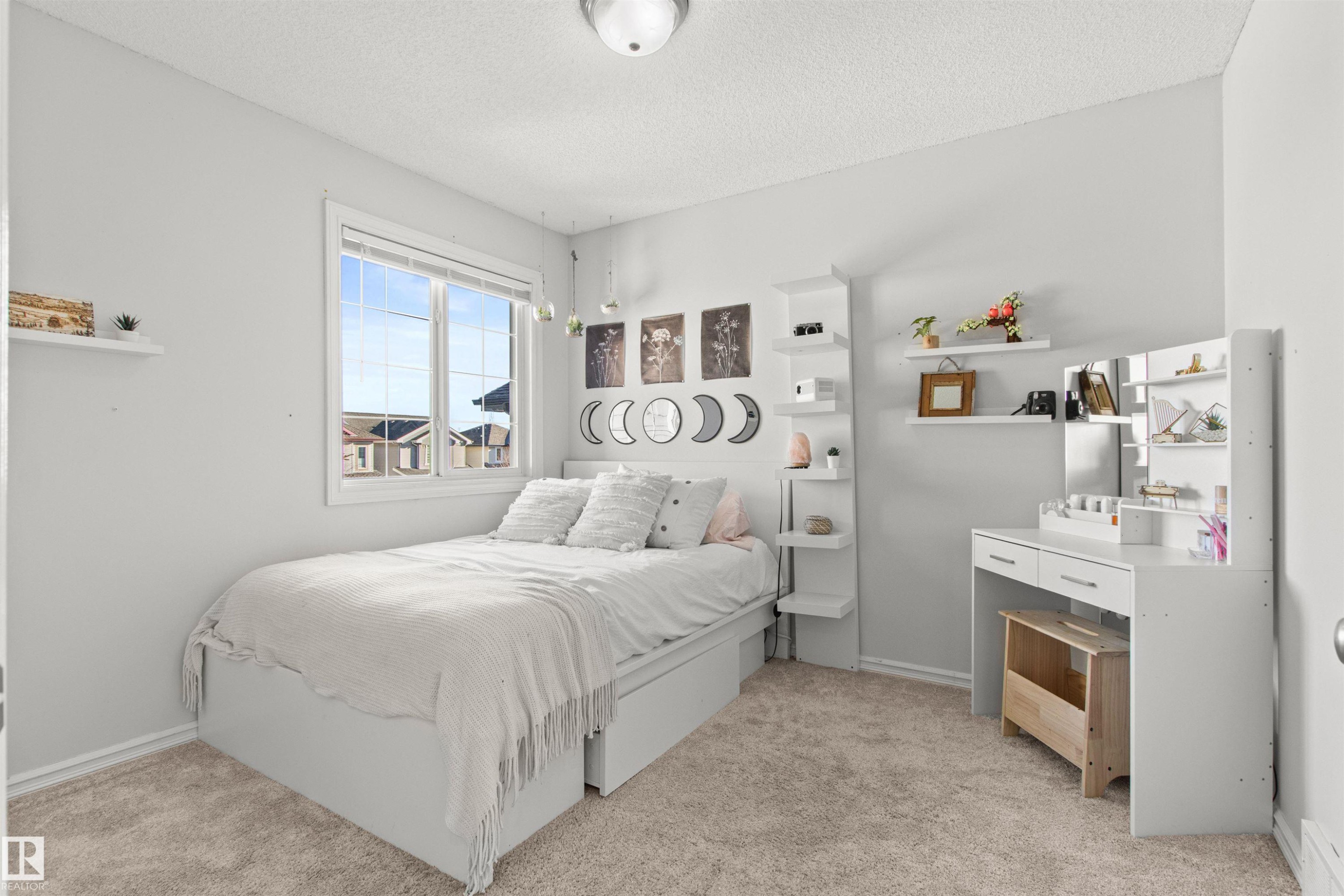1849 Holman Crescent, Edmonton, AB - Indoor Photo Showing Bedroom