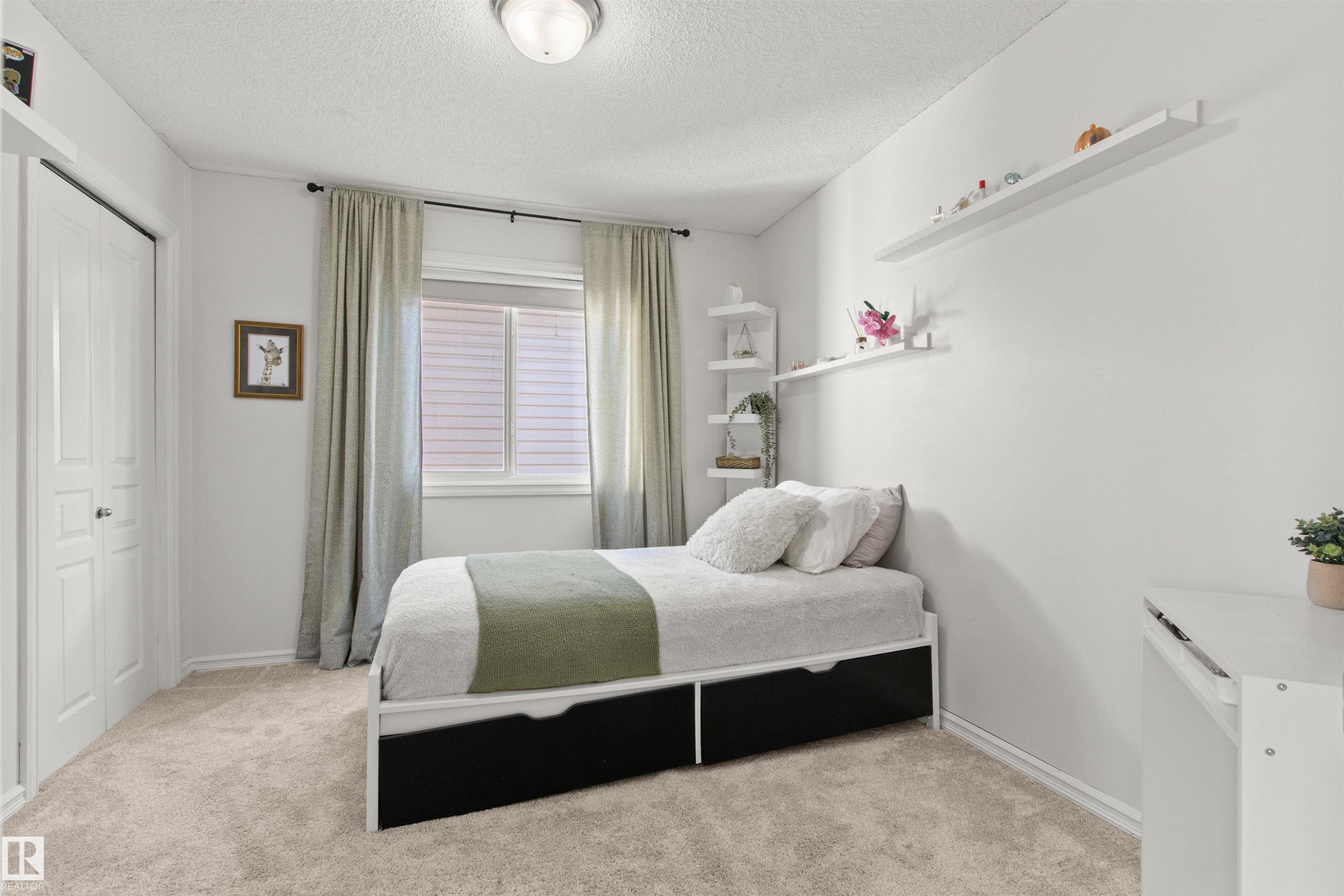 1849 Holman Crescent, Edmonton, AB - Indoor Photo Showing Bedroom