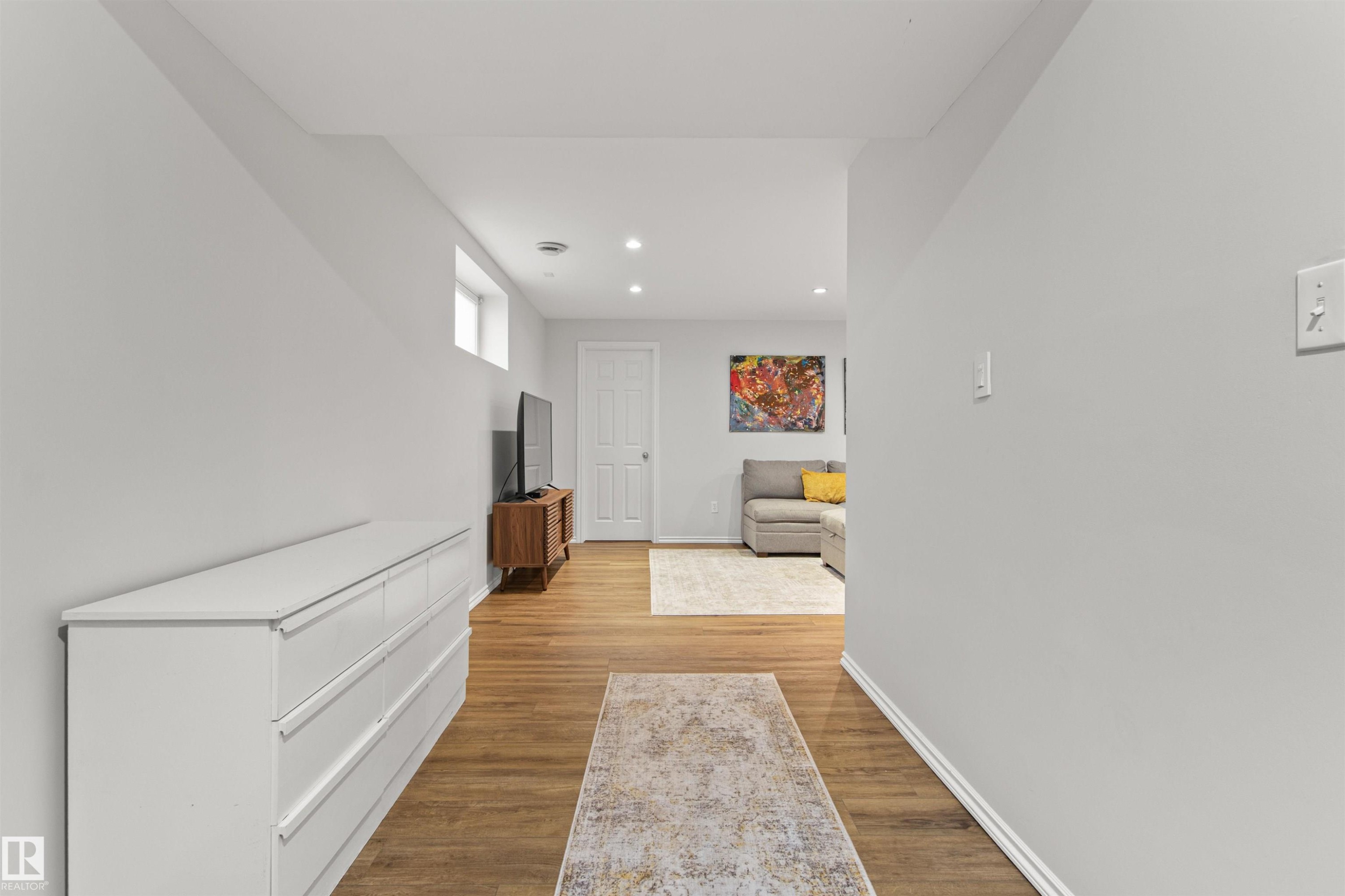 1849 Holman Crescent, Edmonton, AB - Indoor Photo Showing Other Room