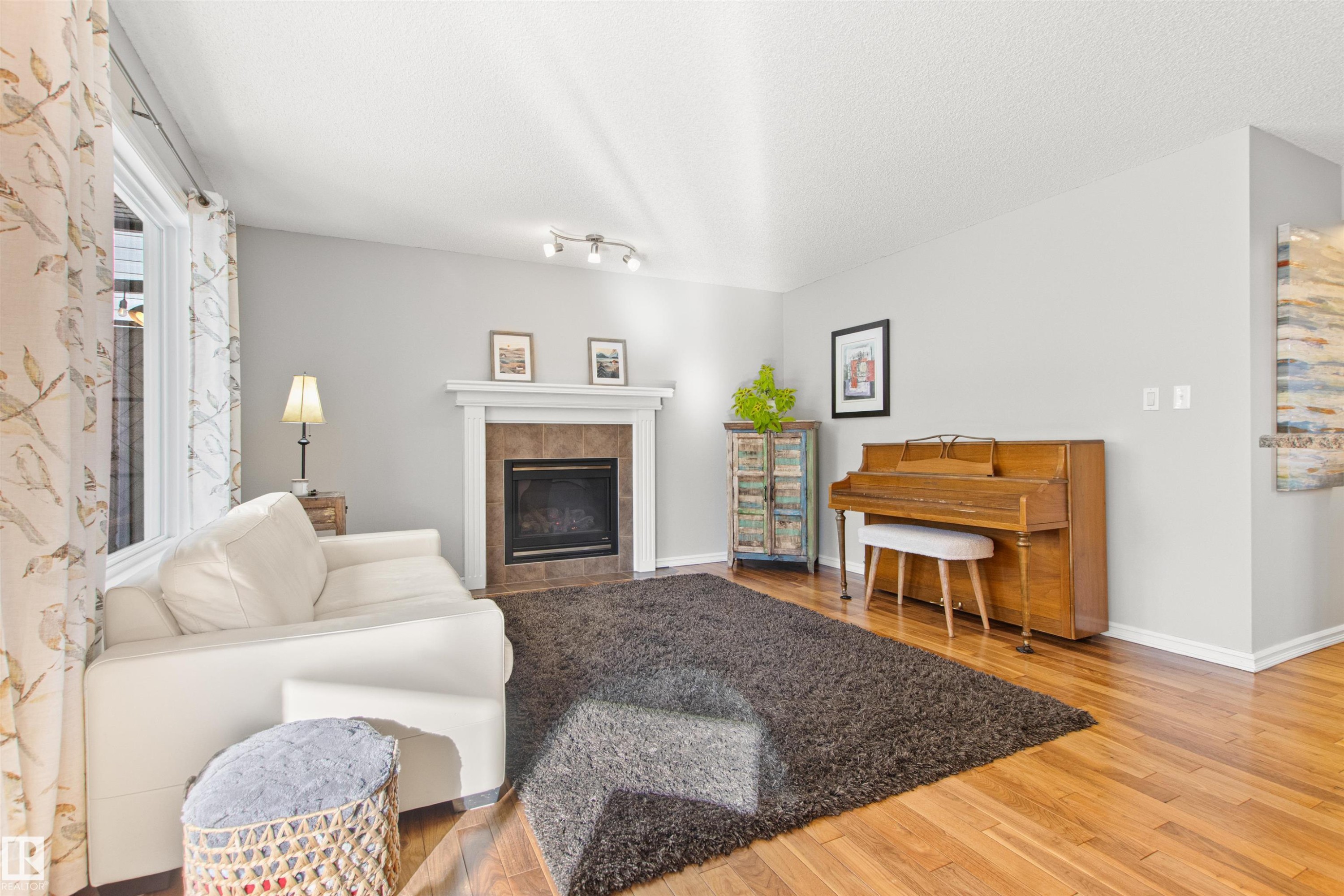 1849 Holman Crescent, Edmonton, AB - Indoor Photo Showing Living Room With Fireplace