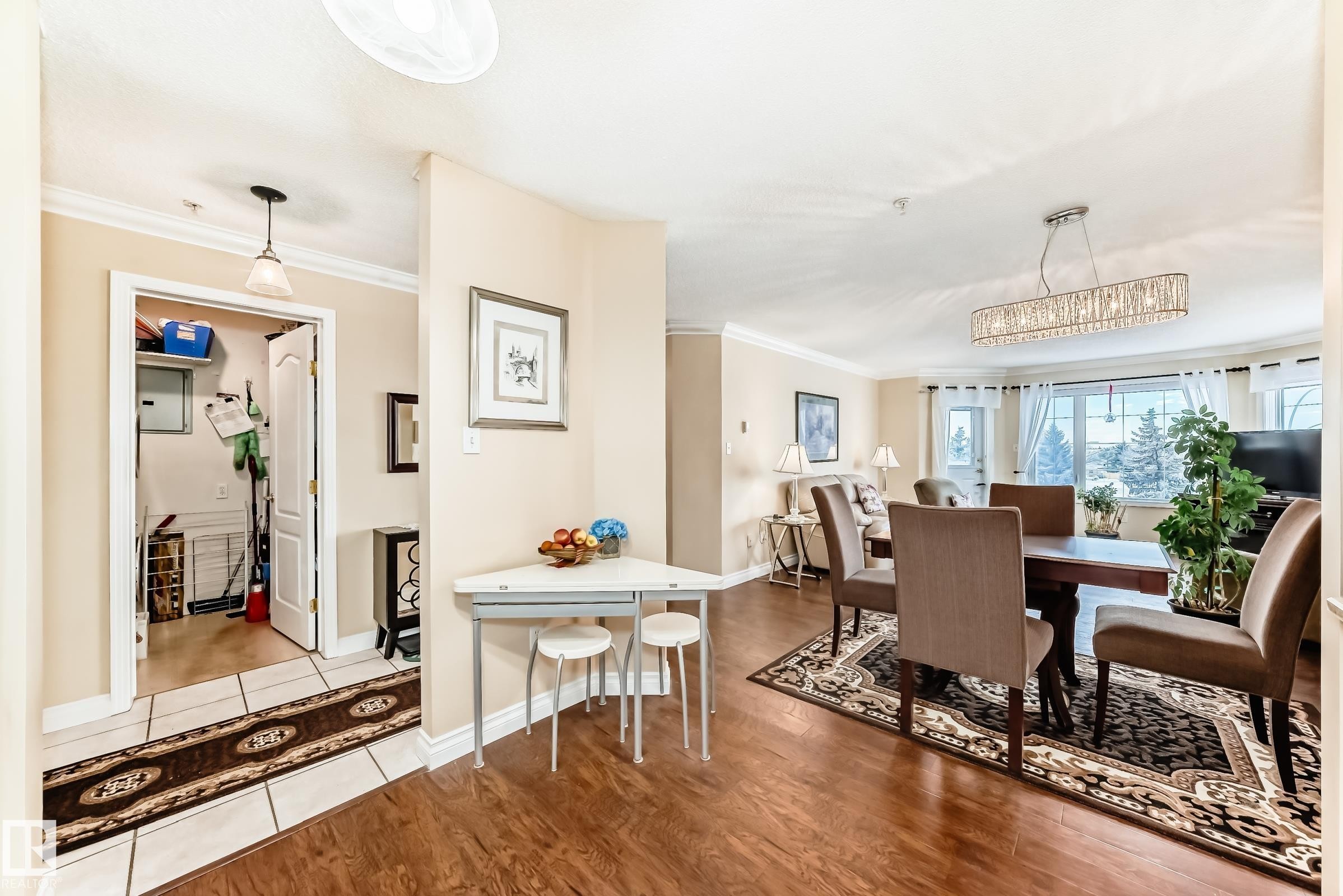 304 17150 94A Avenue, Edmonton, AB - Indoor Photo Showing Dining Room