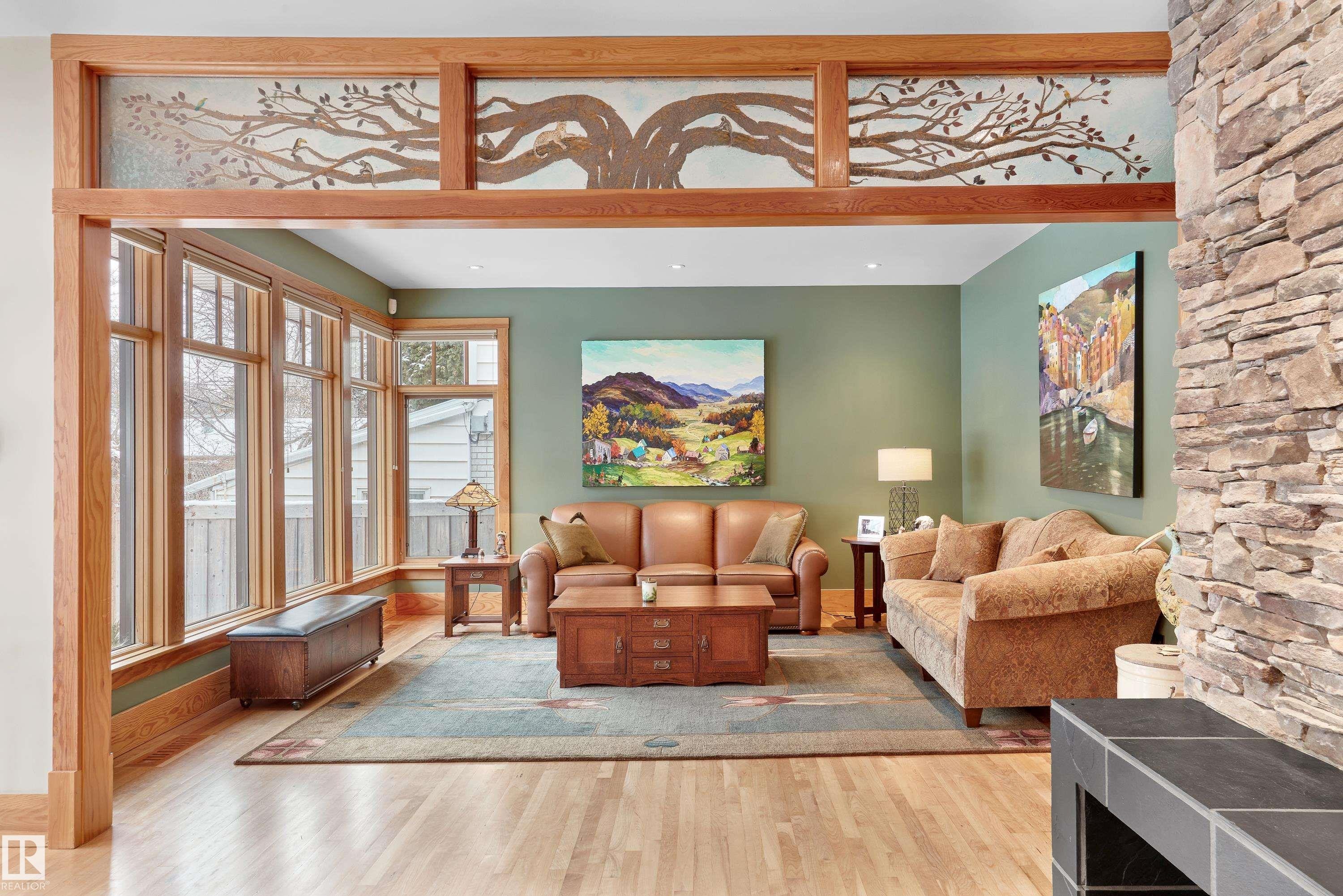 9135 117 Street, Edmonton, AB - Indoor Photo Showing Living Room