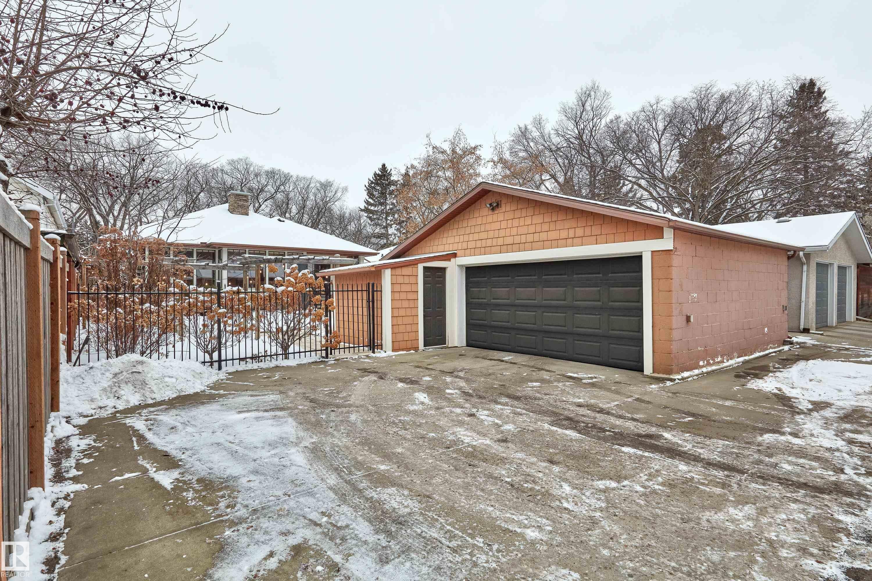 9135 117 Street, Edmonton, AB - Outdoor