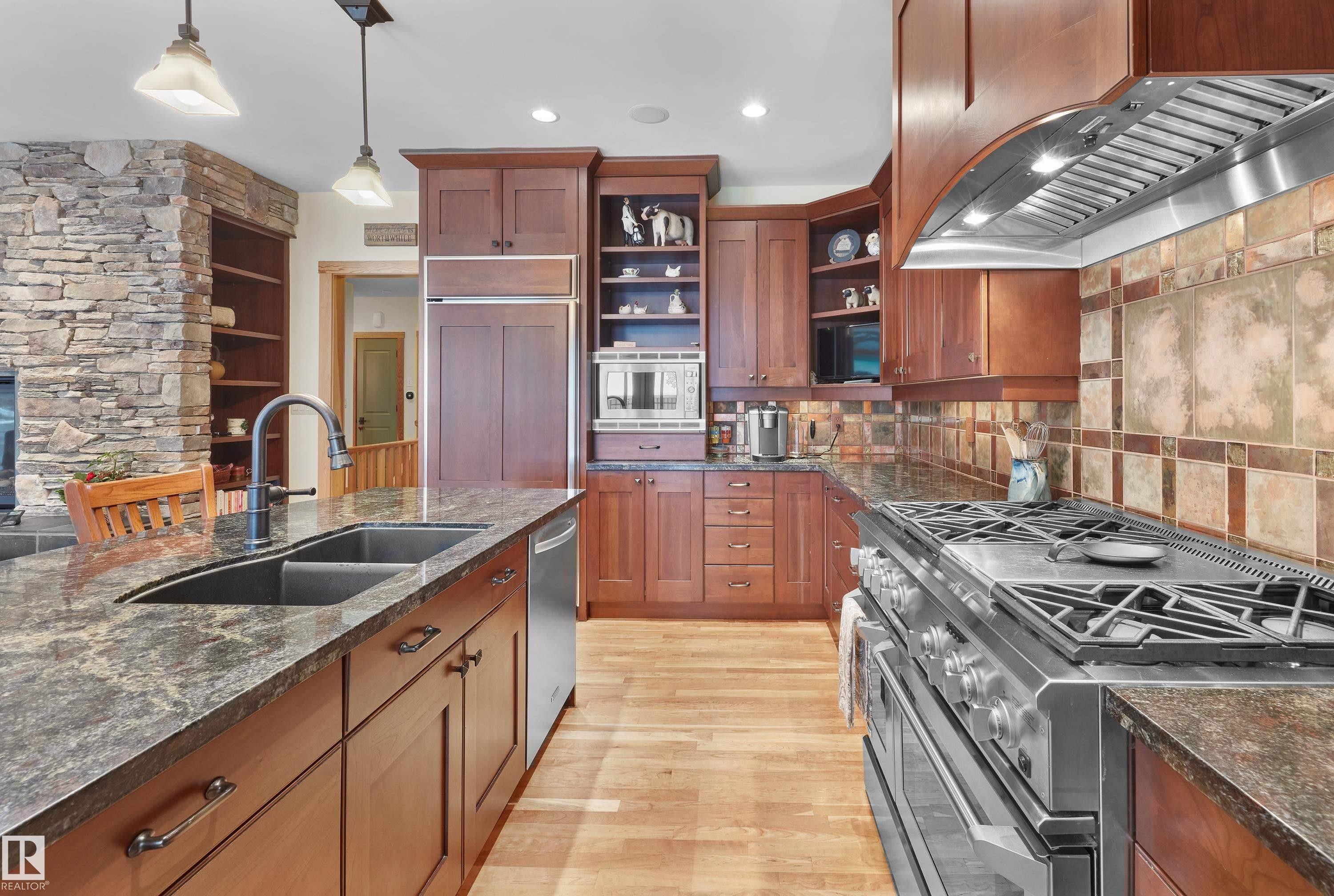 9135 117 Street, Edmonton, AB - Indoor Photo Showing Kitchen With Double Sink With Upgraded Kitchen