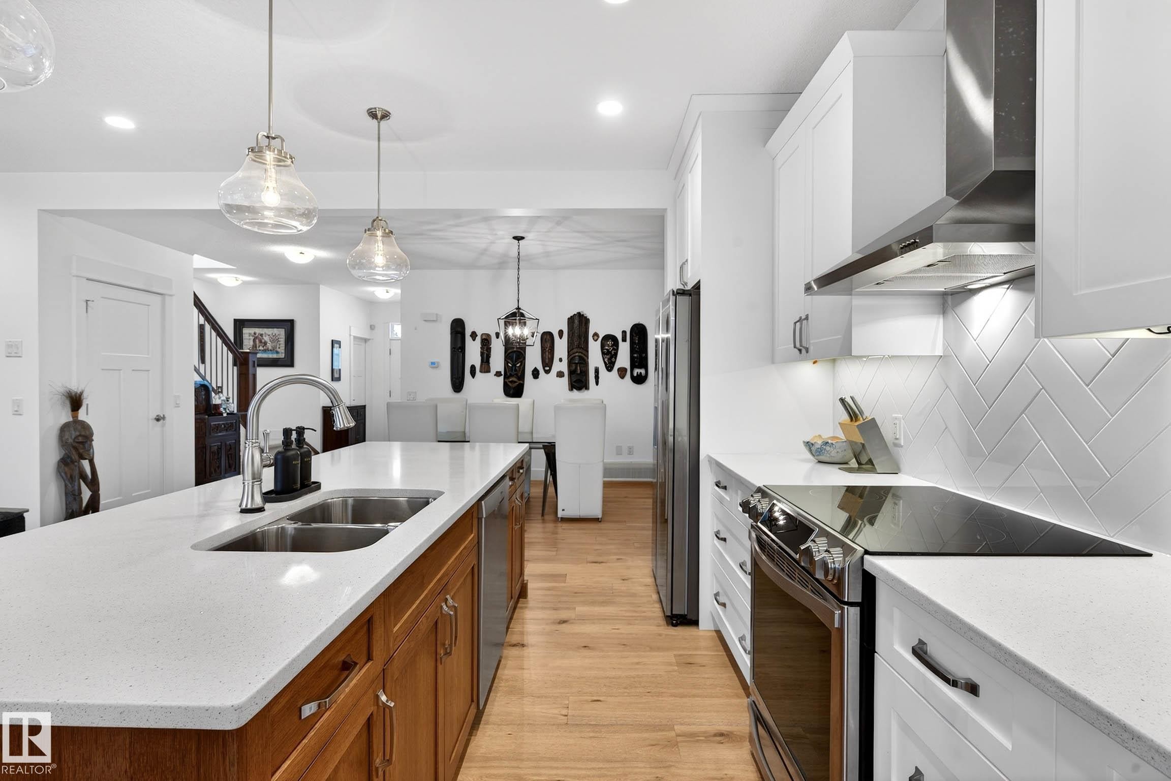 9738 75 Avenue, Edmonton, AB - Indoor Photo Showing Kitchen With Double Sink With Upgraded Kitchen