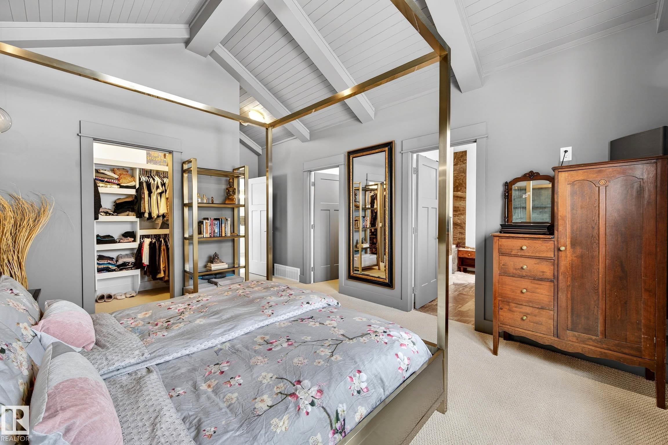 9738 75 Avenue, Edmonton, AB - Indoor Photo Showing Bedroom