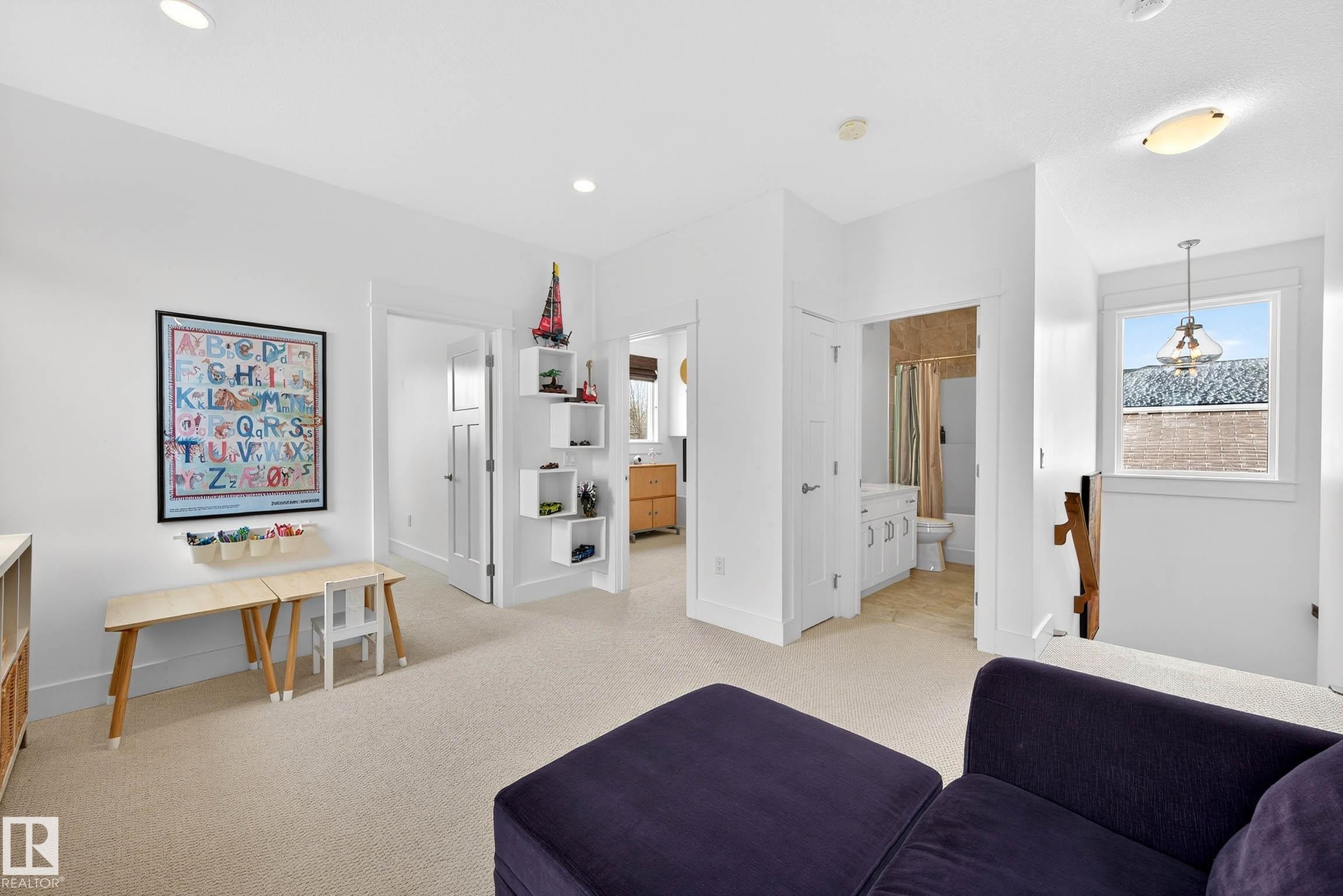 9738 75 Avenue, Edmonton, AB - Indoor Photo Showing Other Room