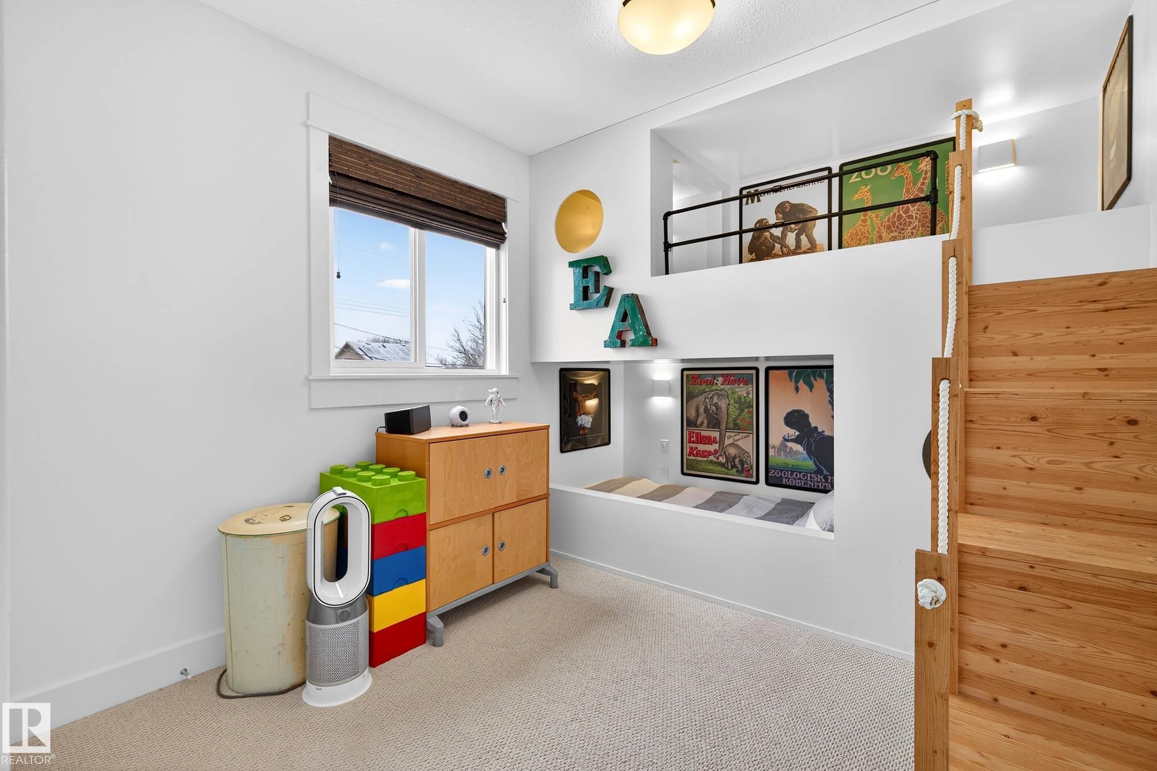 9738 75 Avenue, Edmonton, AB - Indoor