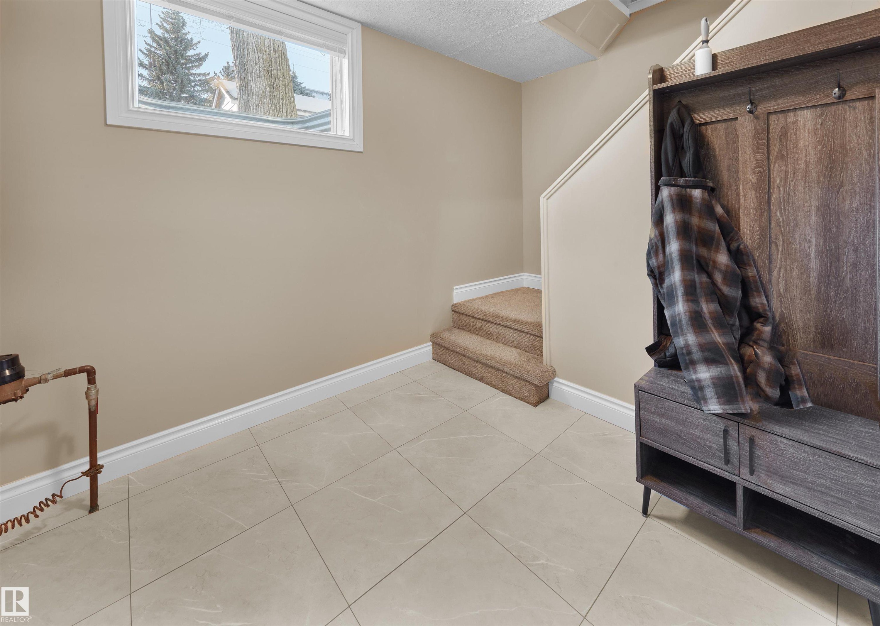 11567 80 Avenue, Edmonton, AB - Indoor Photo Showing Other Room