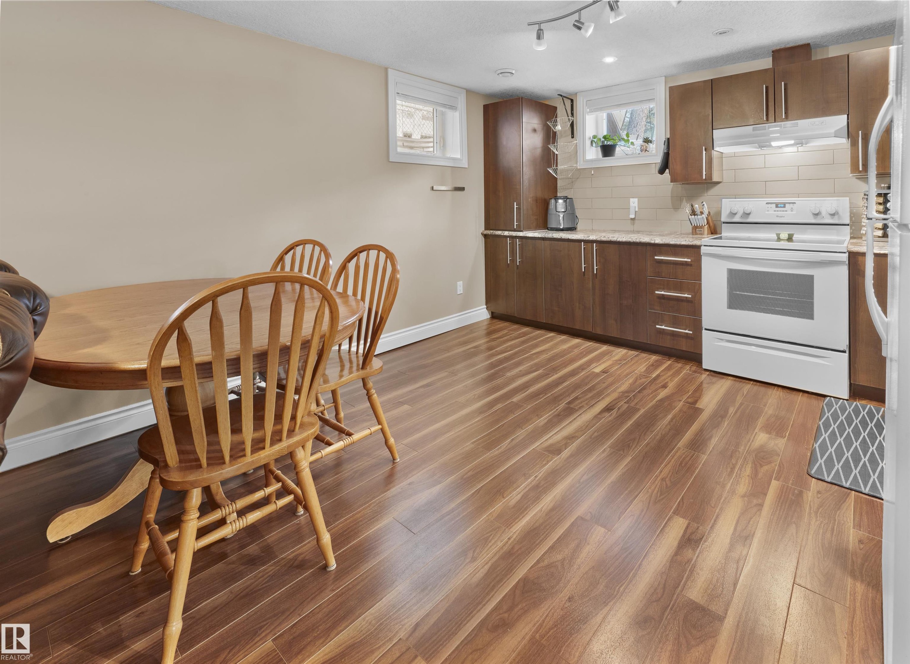 11567 80 Avenue, Edmonton, AB - Indoor