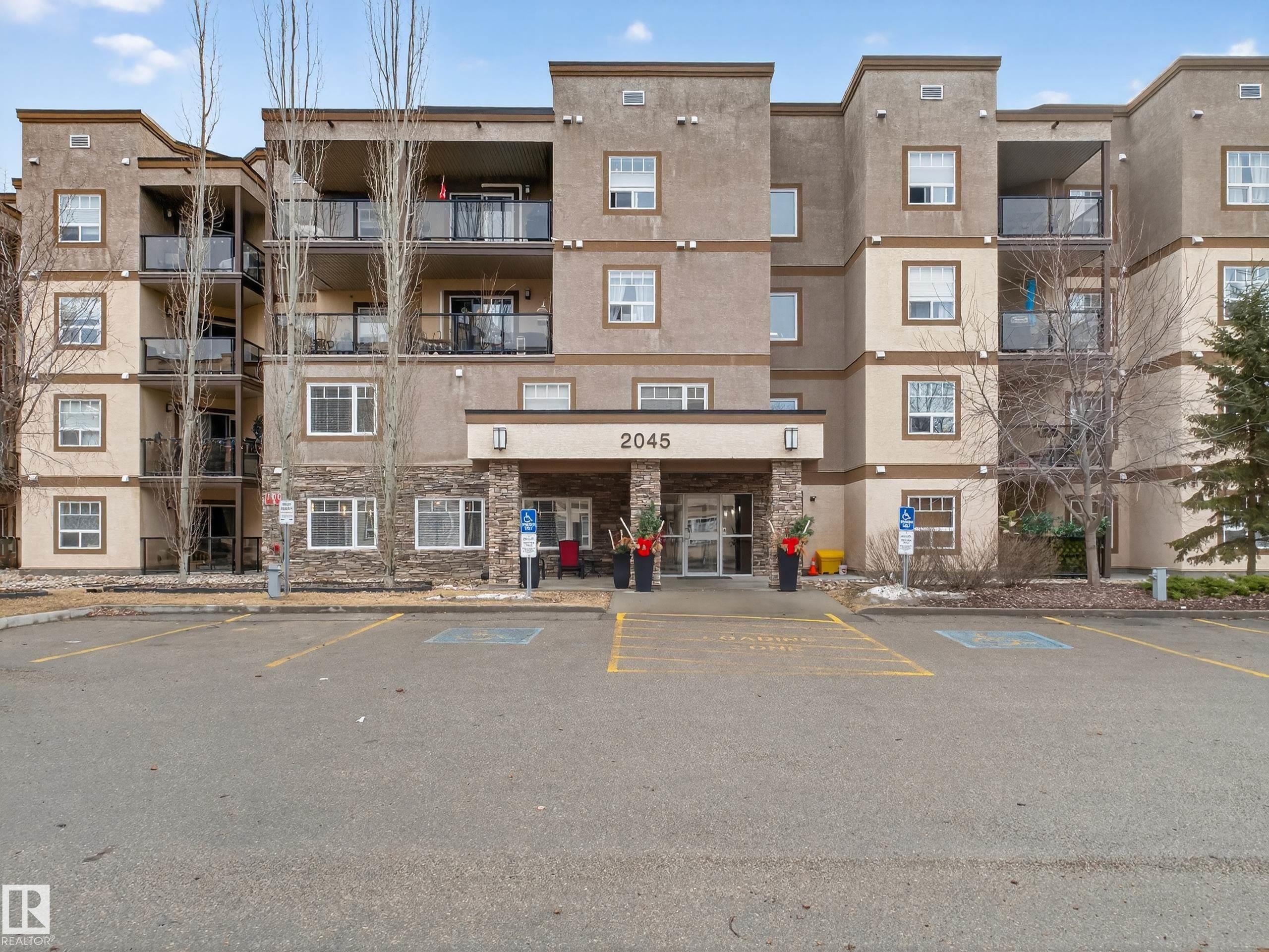 218 2045 Grantham Crest, Edmonton, AB - Outdoor With Facade