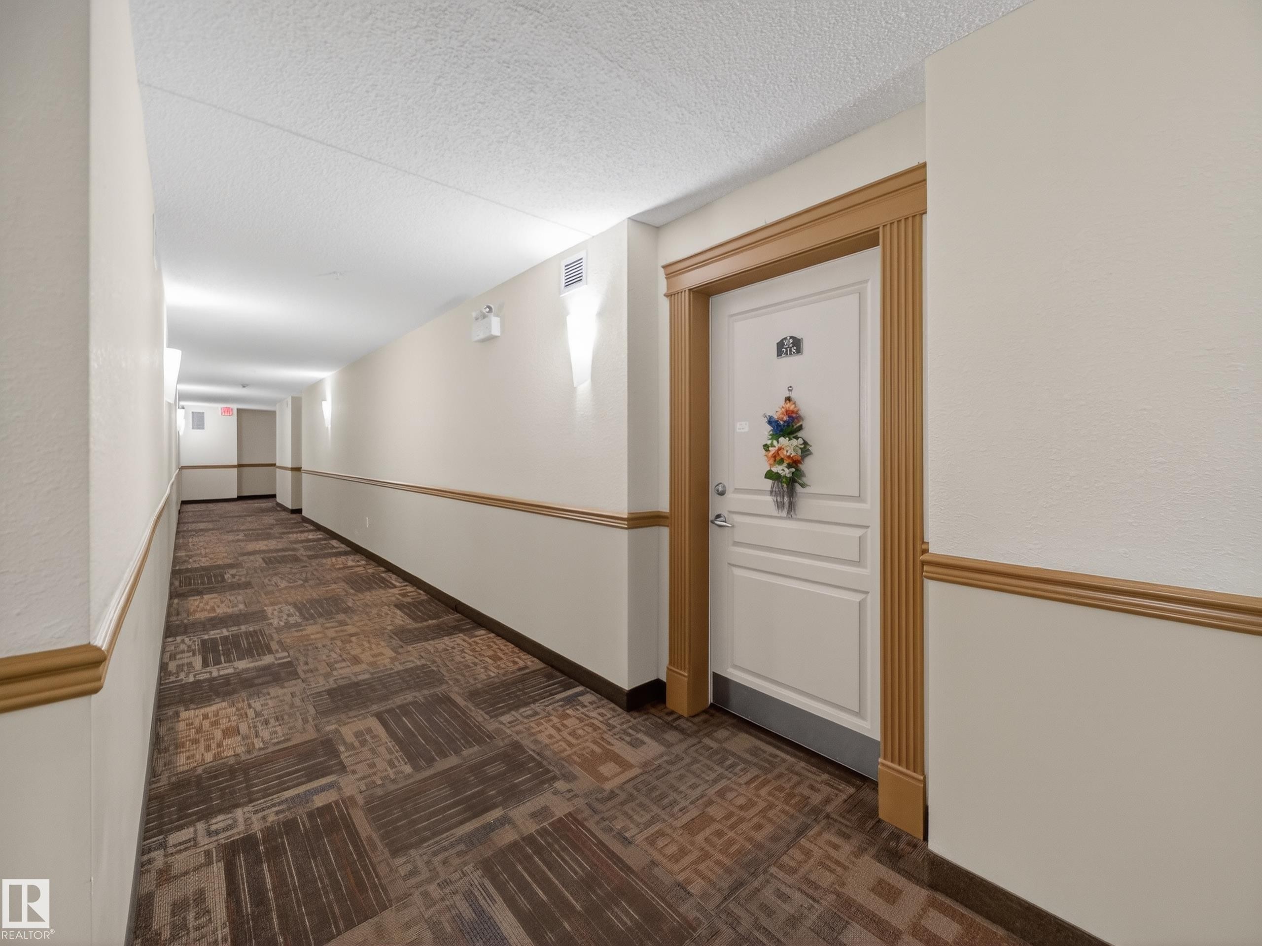 218 2045 Grantham Crest, Edmonton, AB - Indoor Photo Showing Other Room