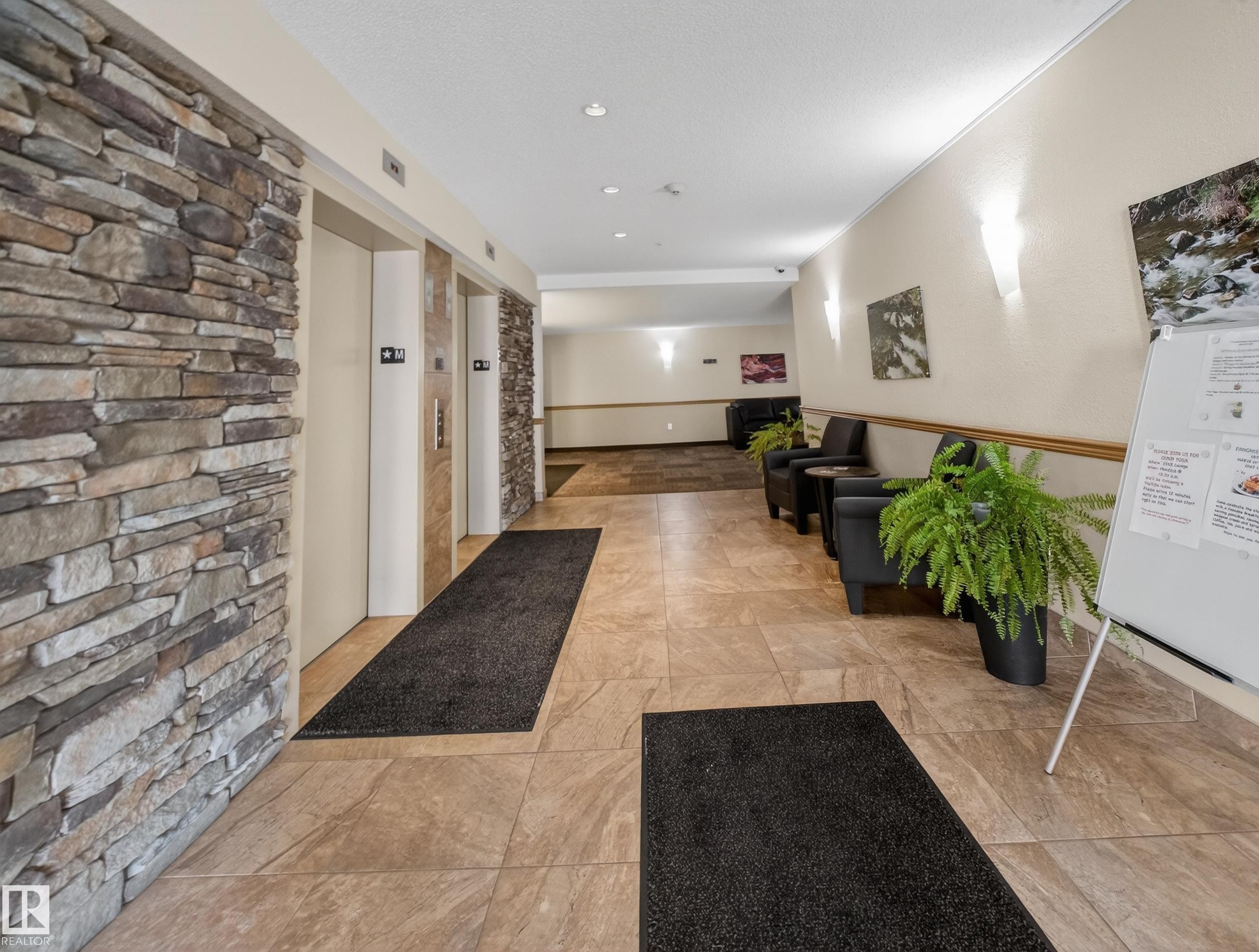 218 2045 Grantham Crest, Edmonton, AB - Indoor Photo Showing Other Room