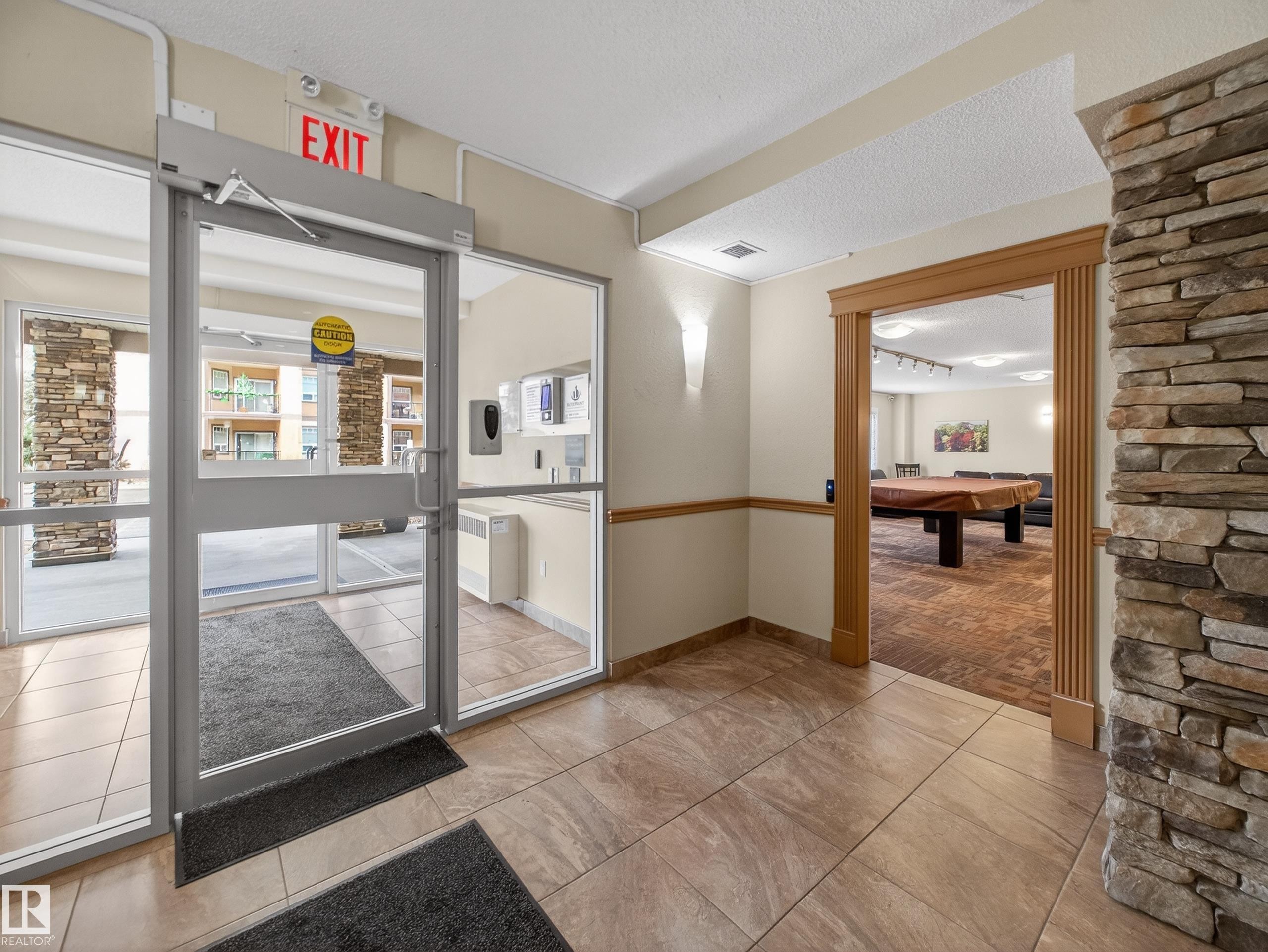 218 2045 Grantham Crest, Edmonton, AB - Indoor Photo Showing Other Room