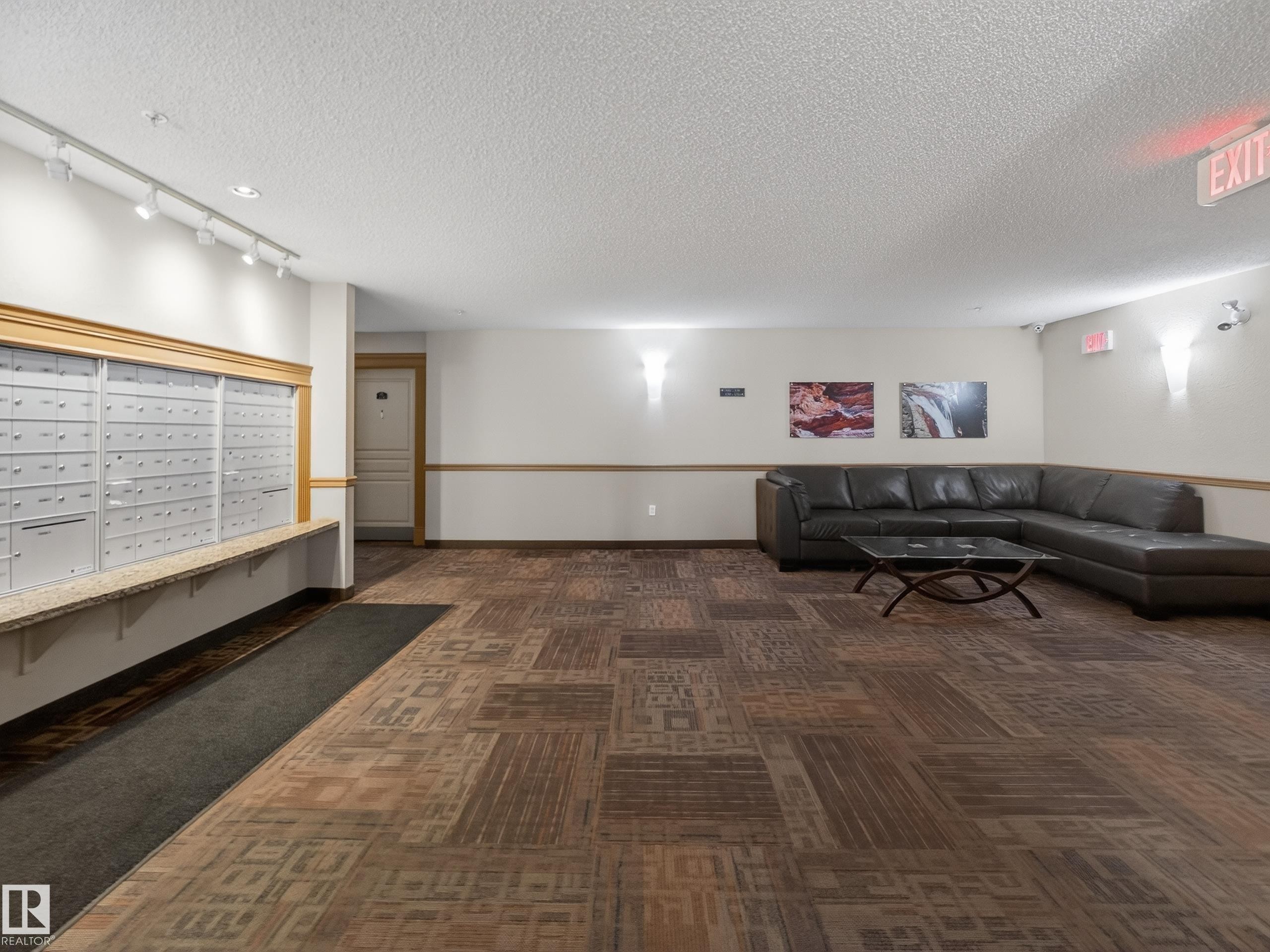 218 2045 Grantham Crest, Edmonton, AB - Indoor Photo Showing Other Room