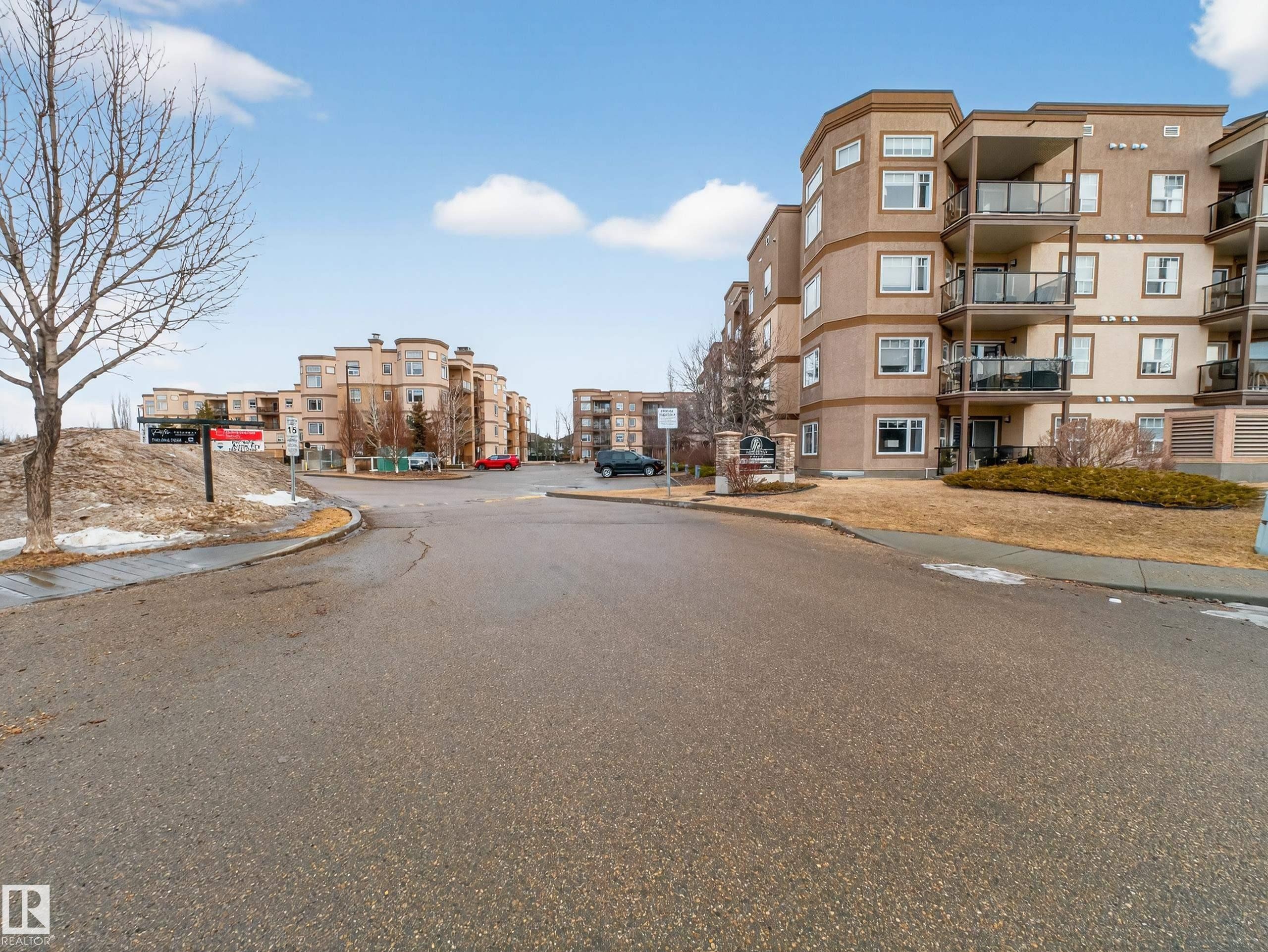 218 2045 Grantham Crest, Edmonton, AB - Outdoor