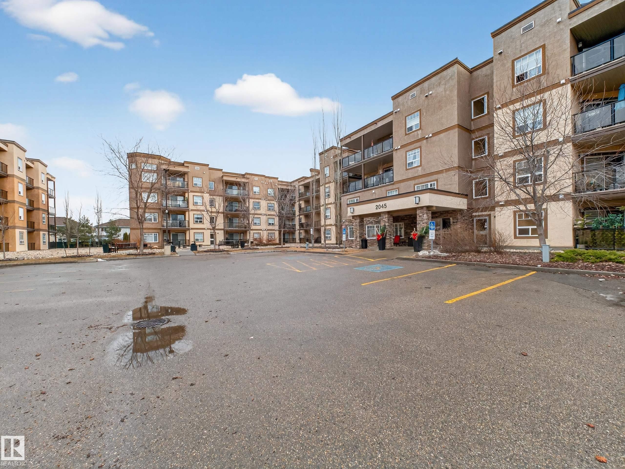 218 2045 Grantham Crest, Edmonton, AB - Outdoor With Facade