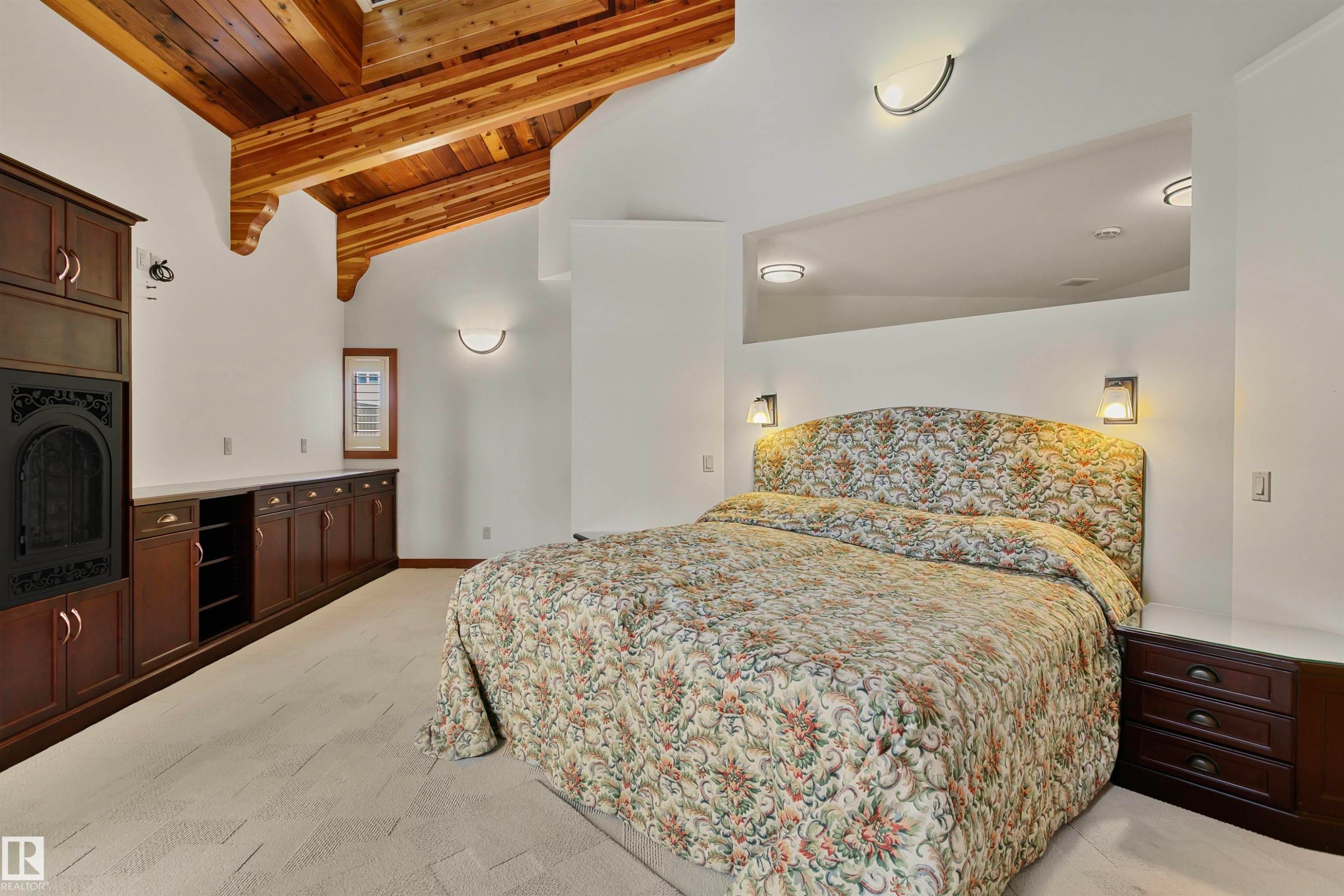 12 Wellington Crescent Nw, Edmonton, AB - Indoor Photo Showing Bedroom
