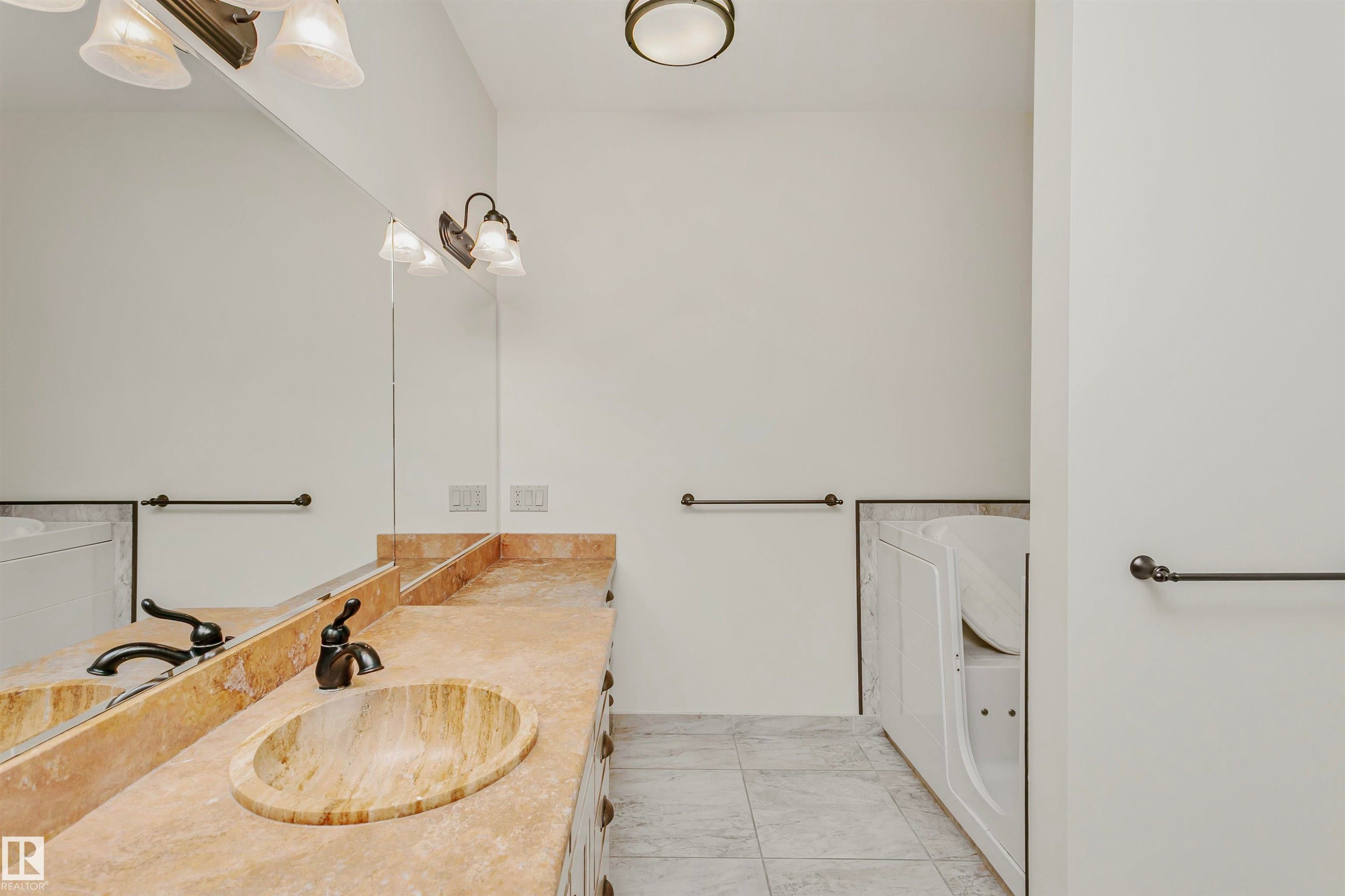 12 Wellington Crescent Nw, Edmonton, AB - Indoor Photo Showing Bathroom