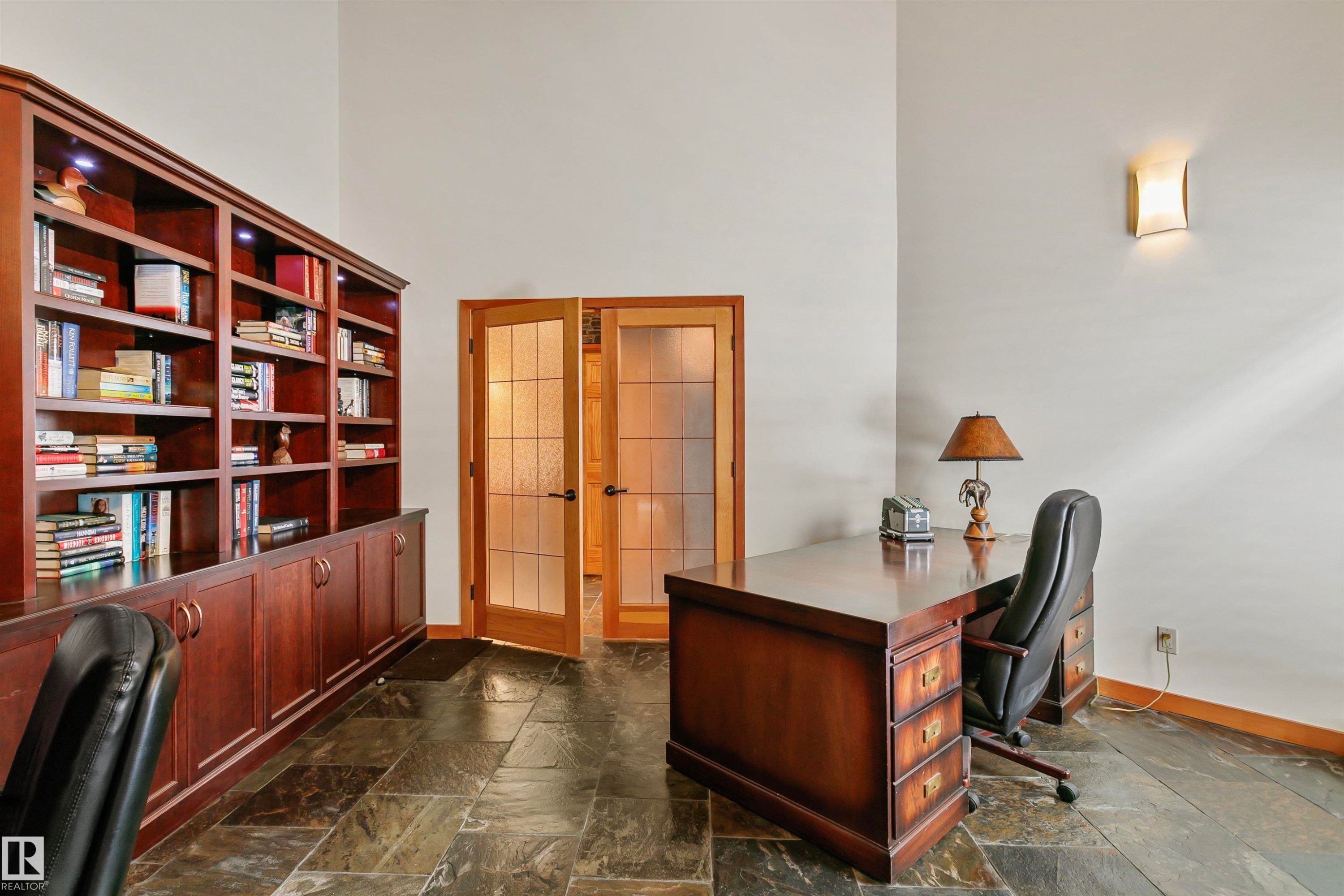 12 Wellington Crescent Nw, Edmonton, AB - Indoor Photo Showing Office