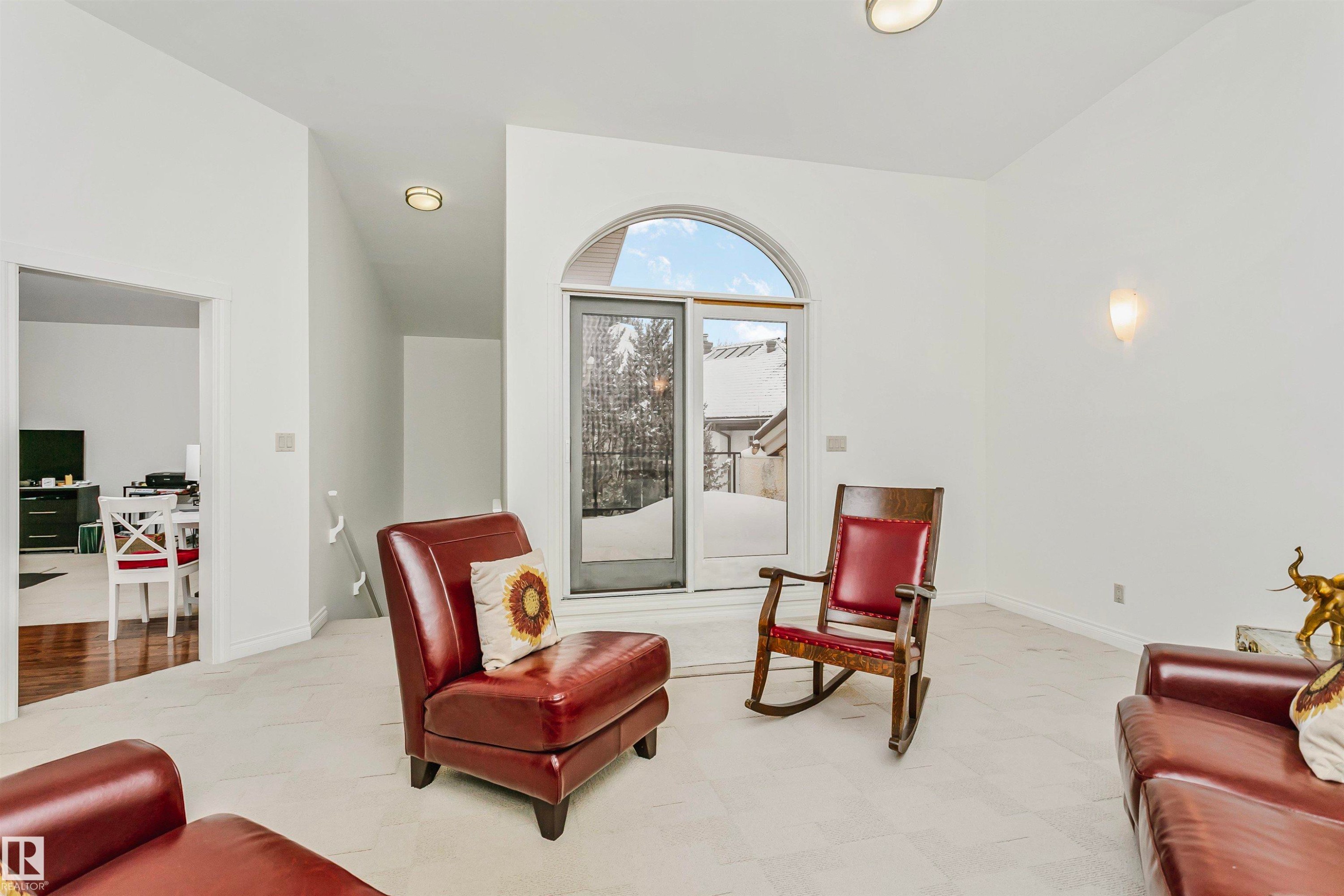 12 Wellington Crescent Nw, Edmonton, AB - Indoor Photo Showing Other Room