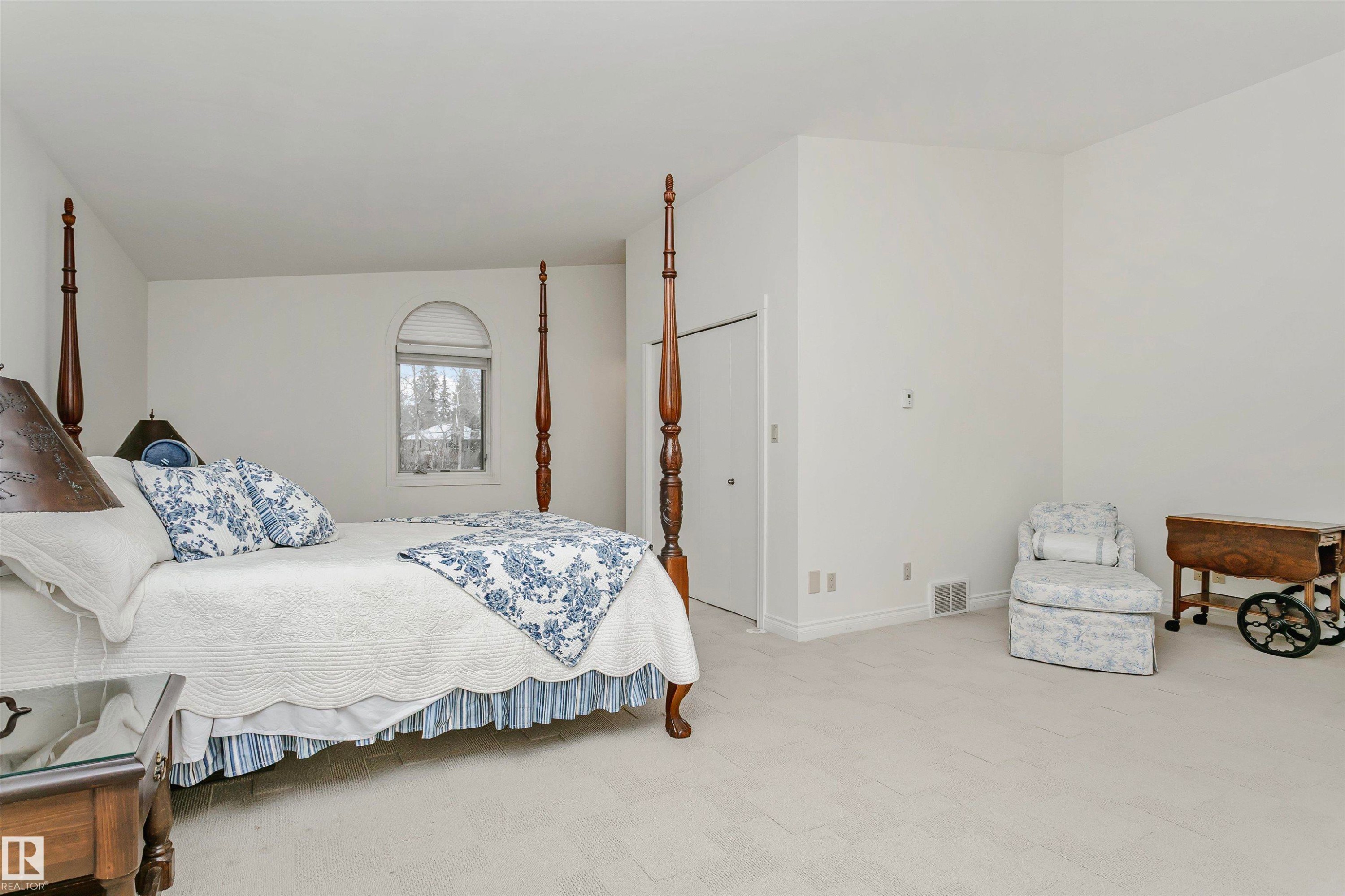 12 Wellington Crescent Nw, Edmonton, AB - Indoor Photo Showing Bedroom