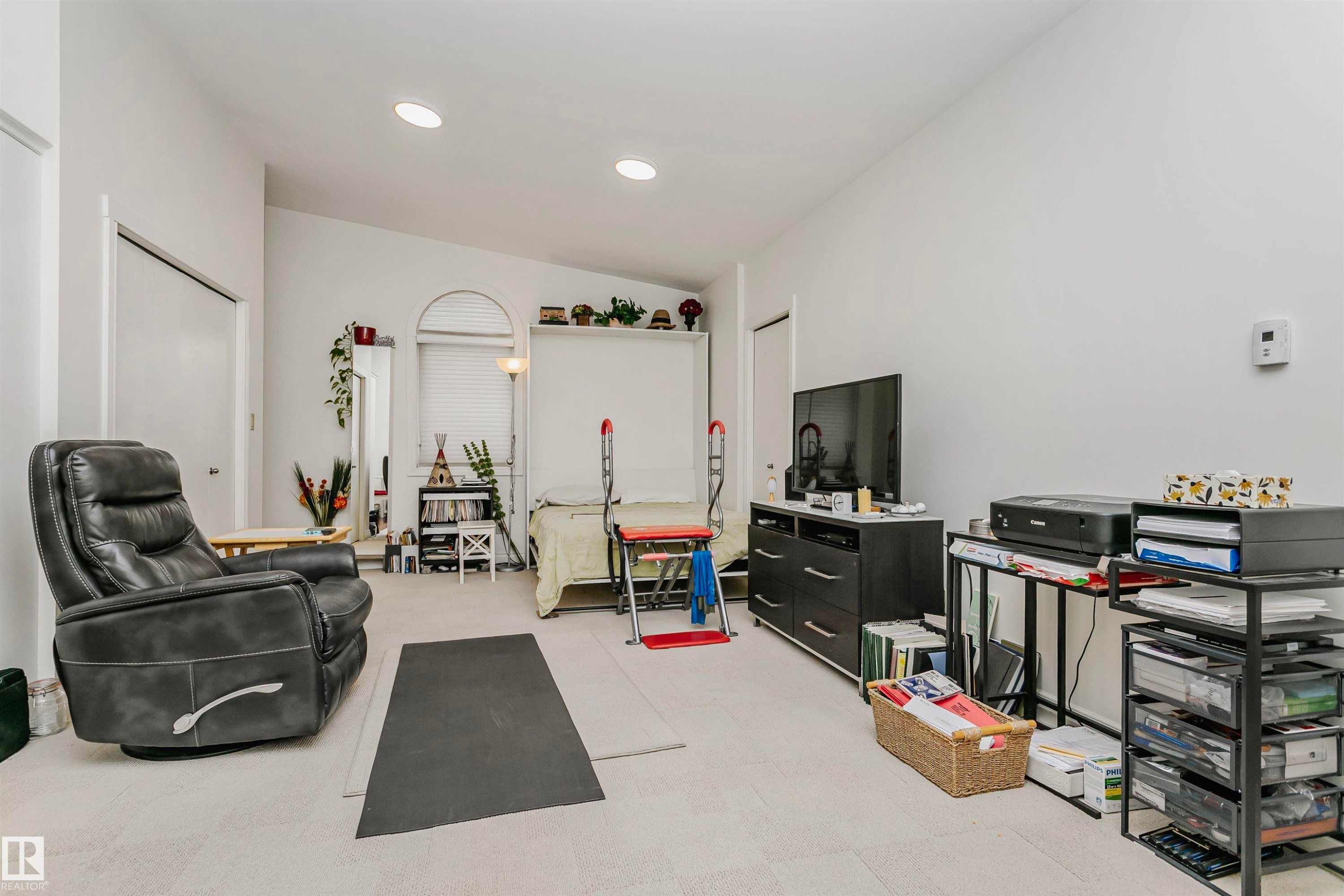 12 Wellington Crescent Nw, Edmonton, AB - Indoor