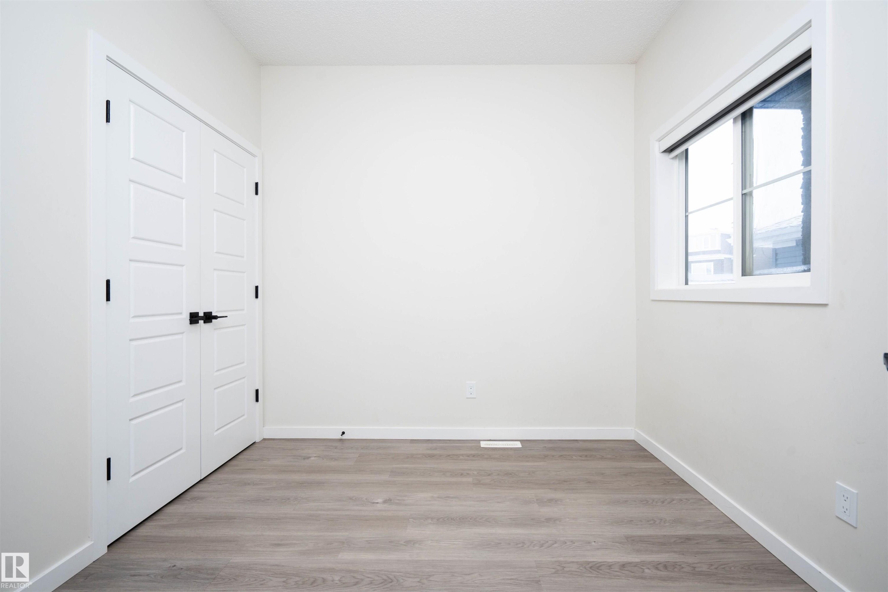 1487 Plum Circle Circle, Edmonton, AB - Indoor Photo Showing Other Room