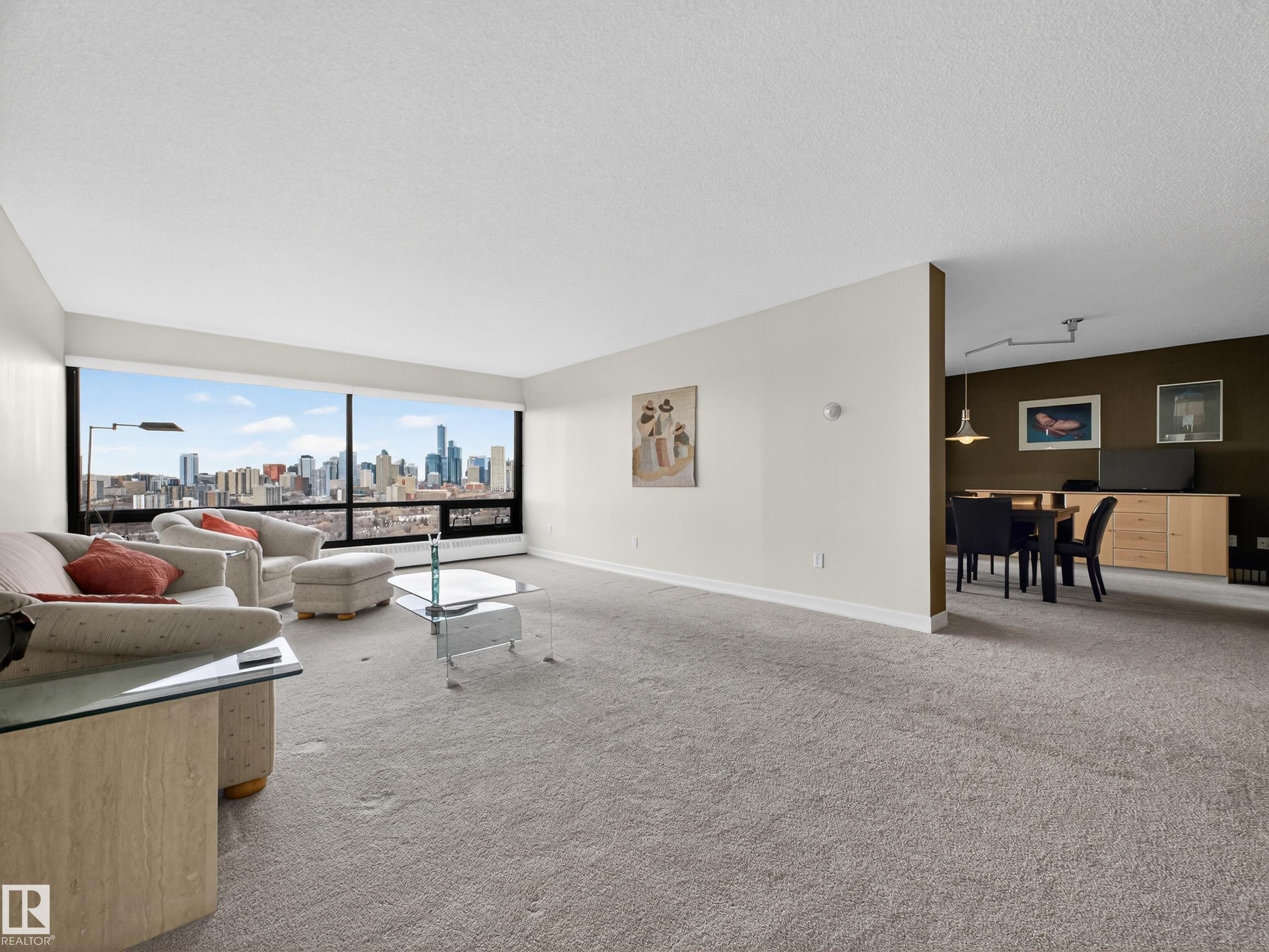 1002 9929 Saskatchewan Drive, Edmonton, AB - Indoor